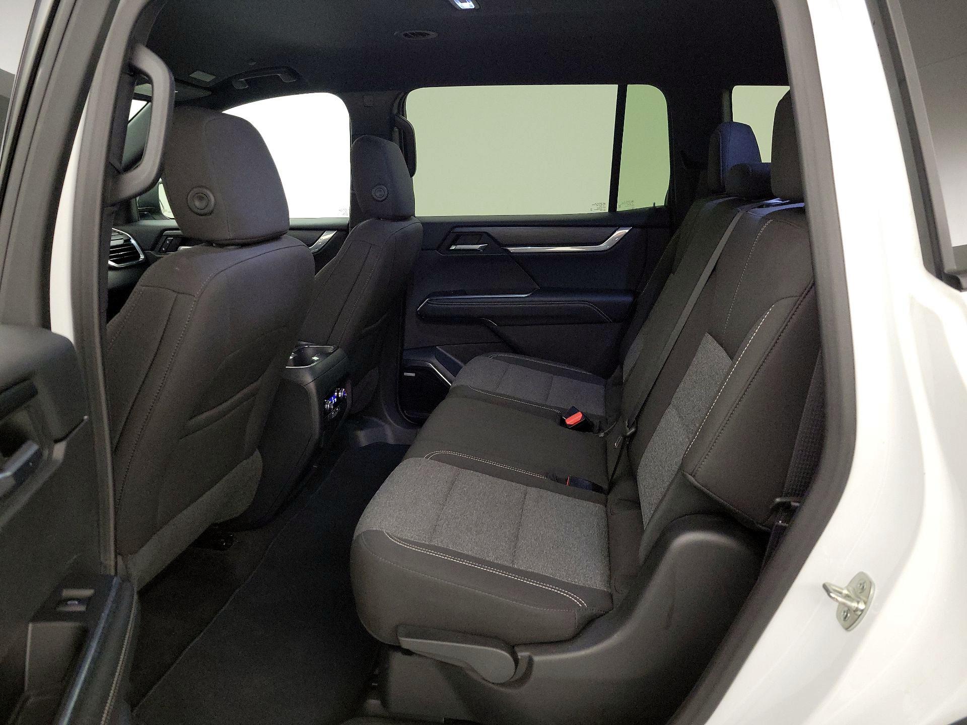 Thumbnail: 2025 GMC Acadia - 18