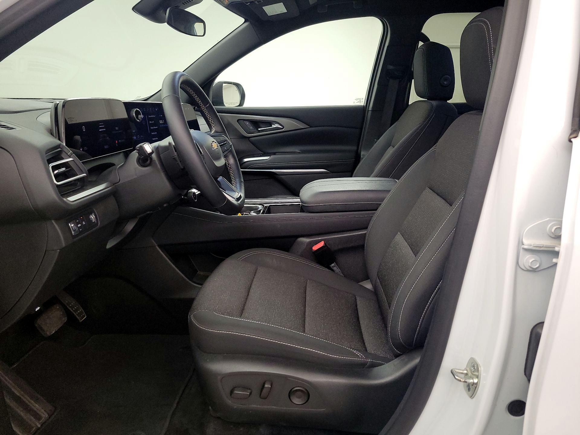 Thumbnail: 2025 Chevrolet Traverse - 11