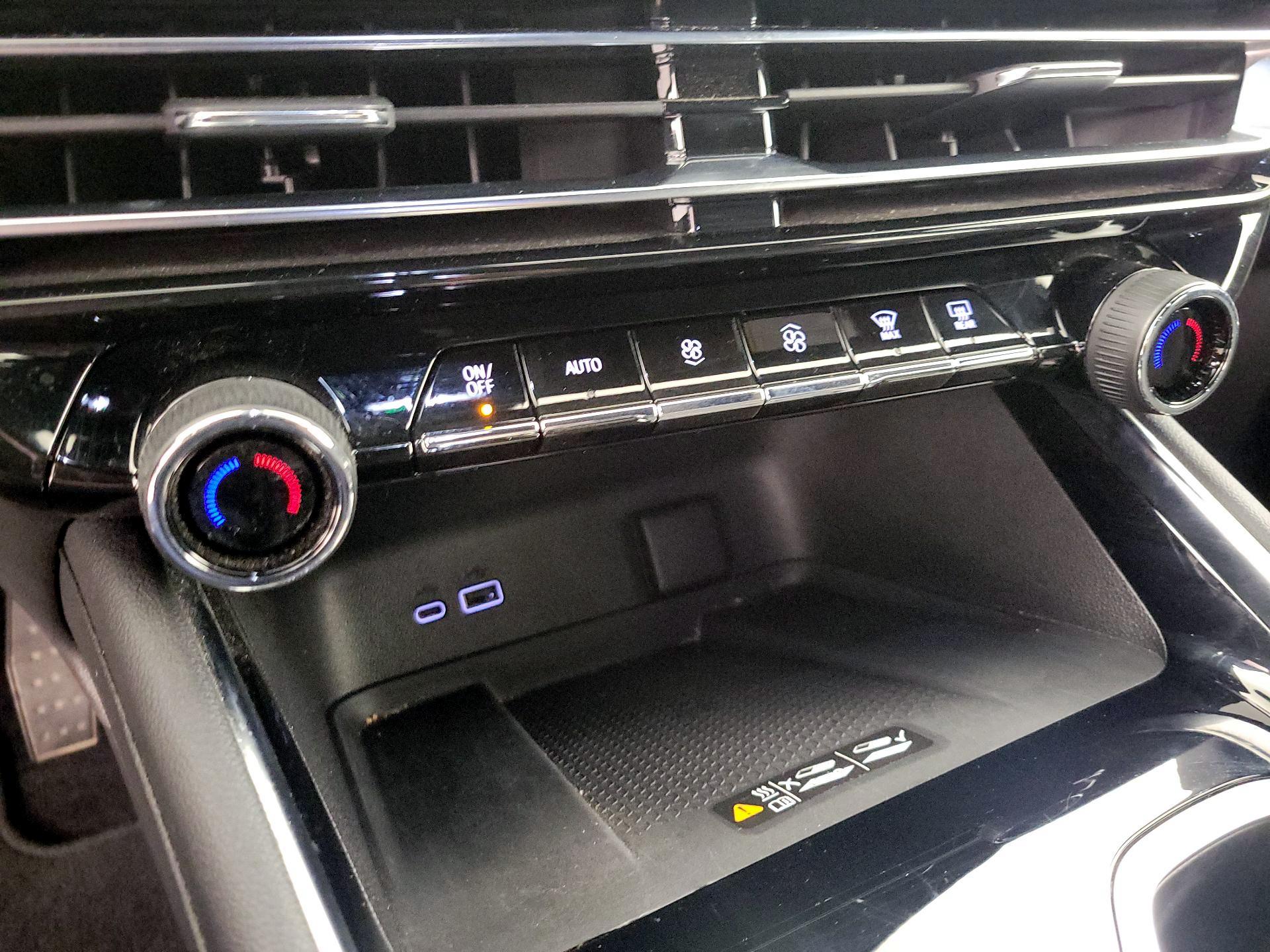 Thumbnail: 2025 Chevrolet Traverse - 16