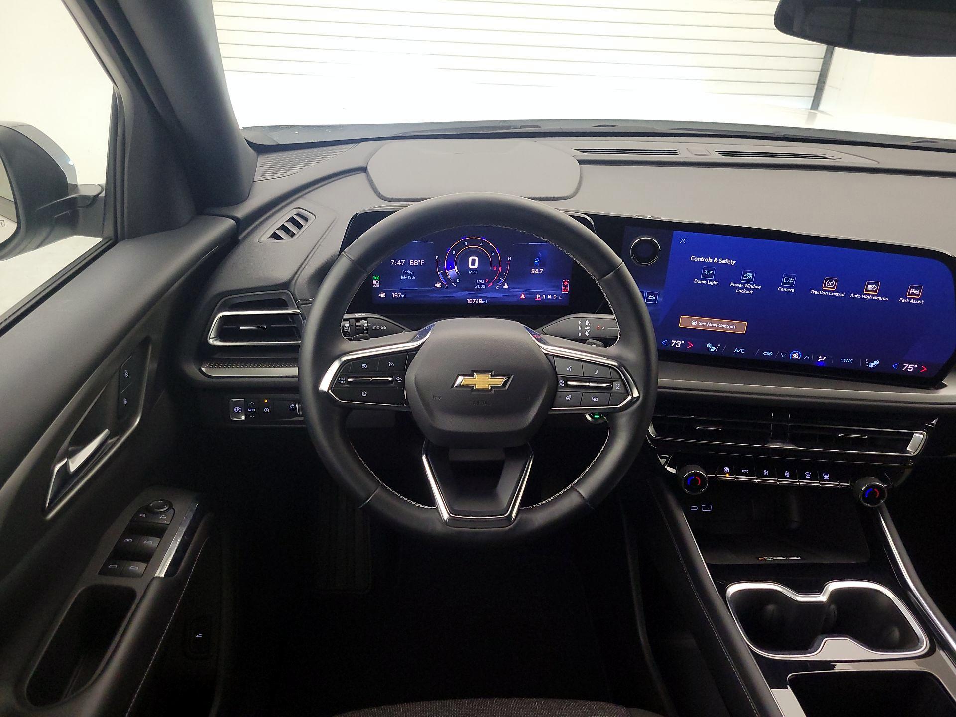 Thumbnail: 2025 Chevrolet Traverse - 10