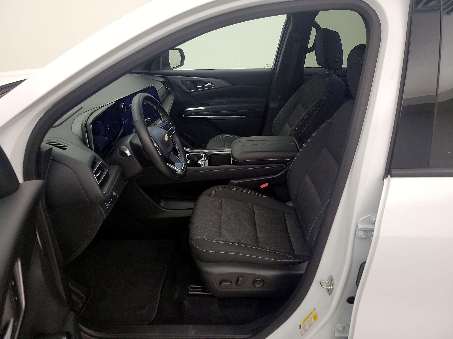 Thumbnail: 2025 Chevrolet Traverse - 11