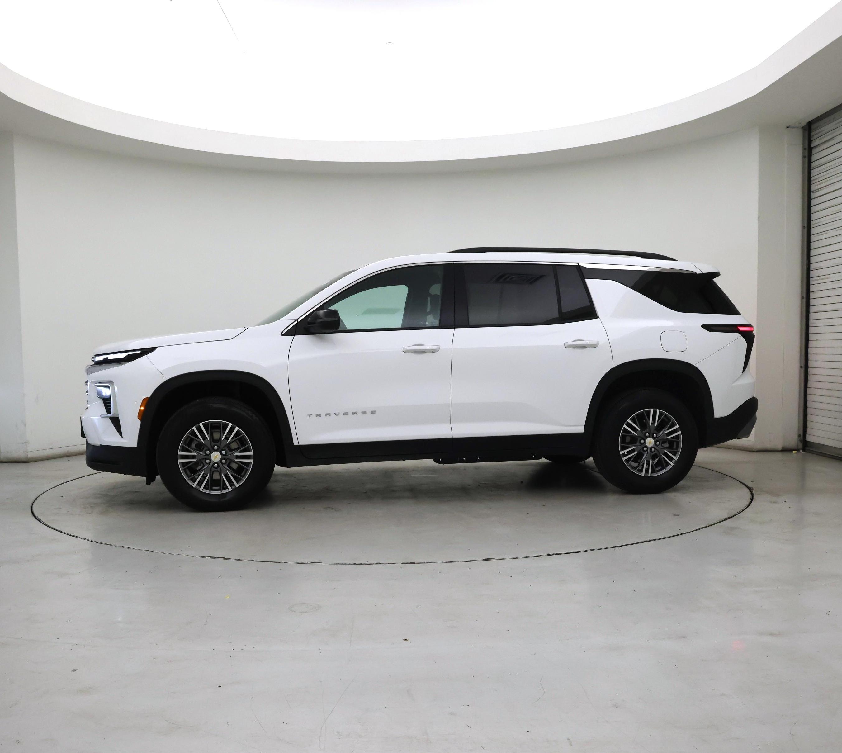 Thumbnail: 2025 Chevrolet Traverse - 3