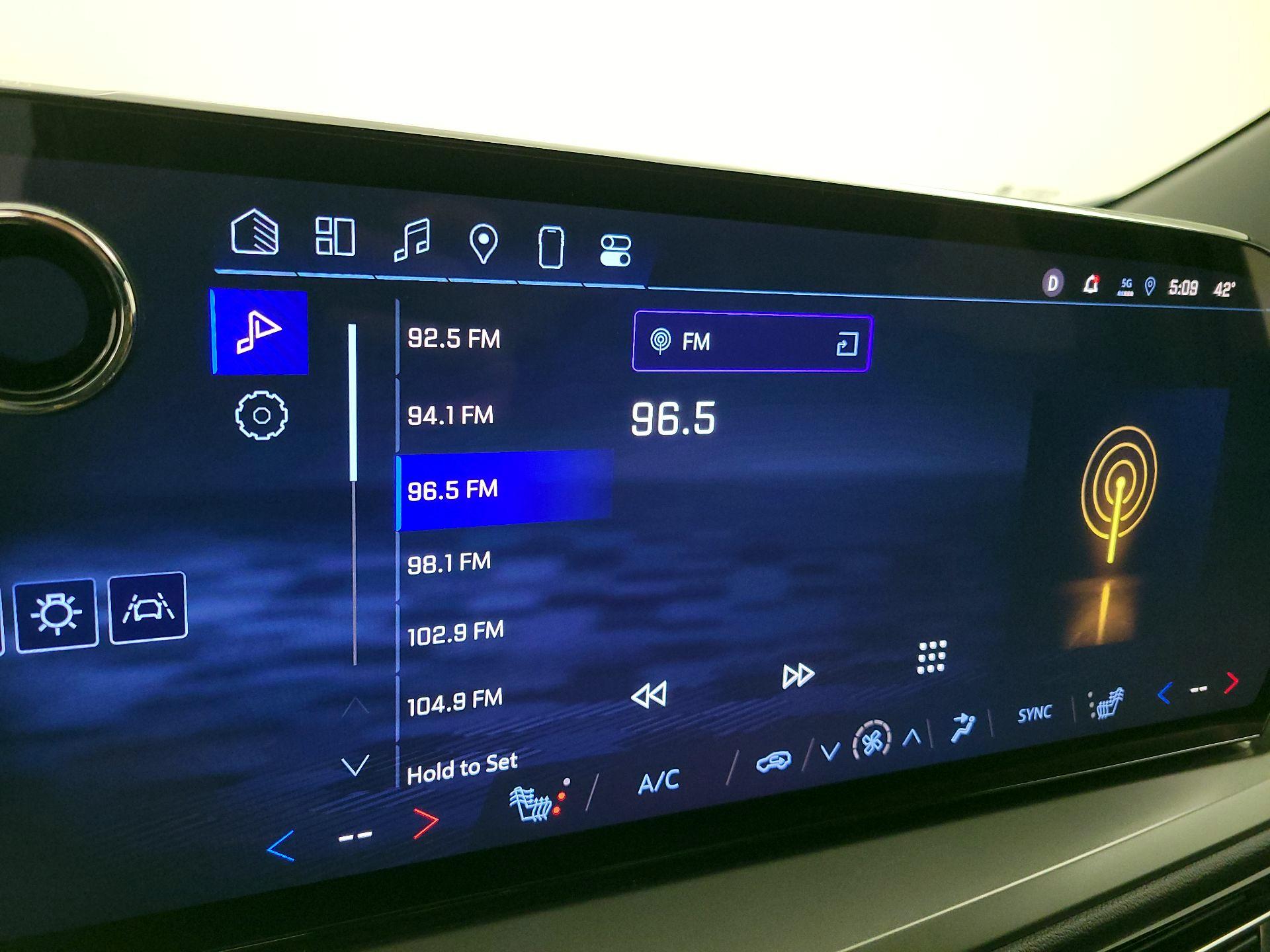 Thumbnail: 2025 Chevrolet Traverse - 15