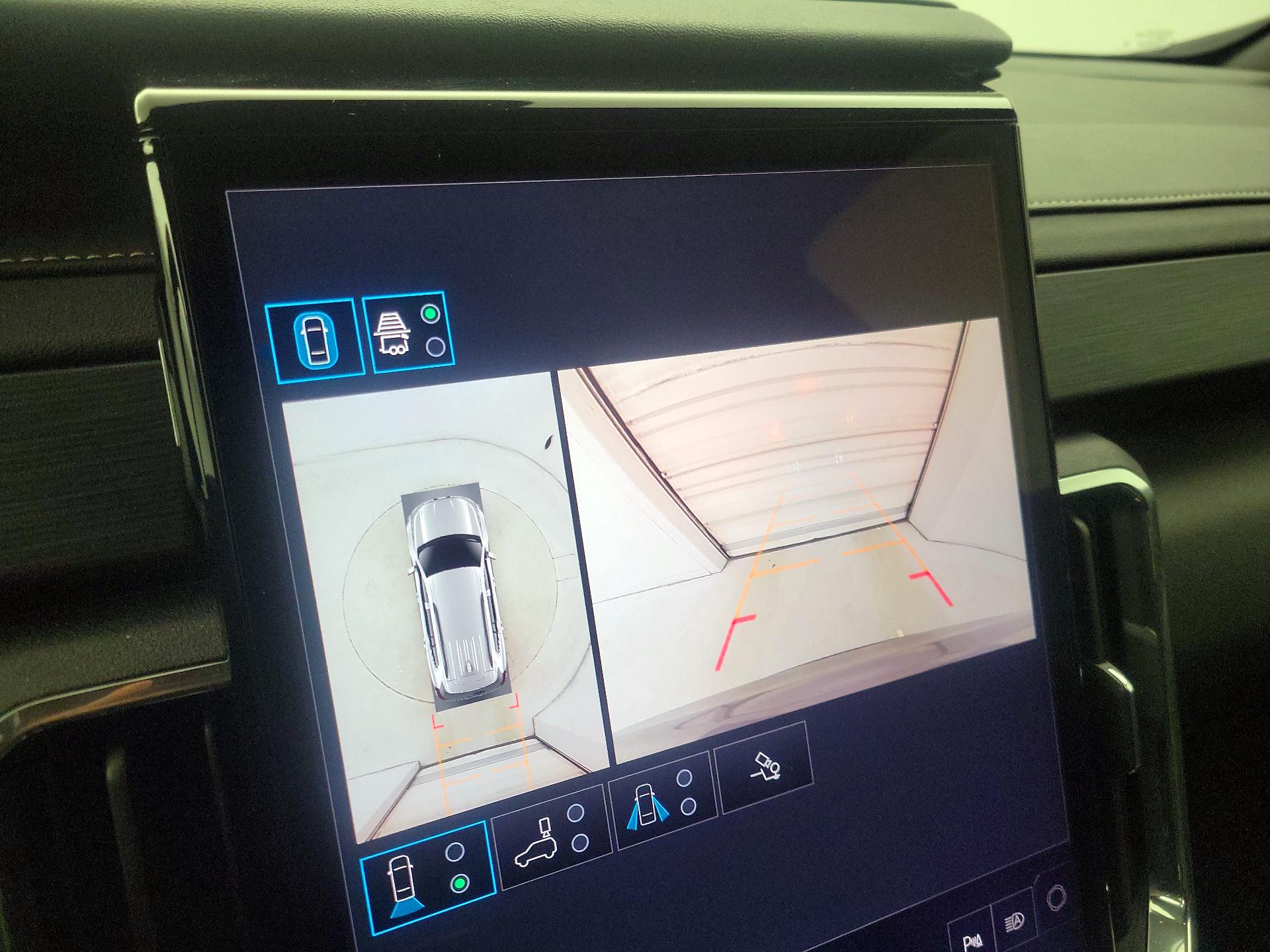 Thumbnail: 2025 GMC Acadia - 15