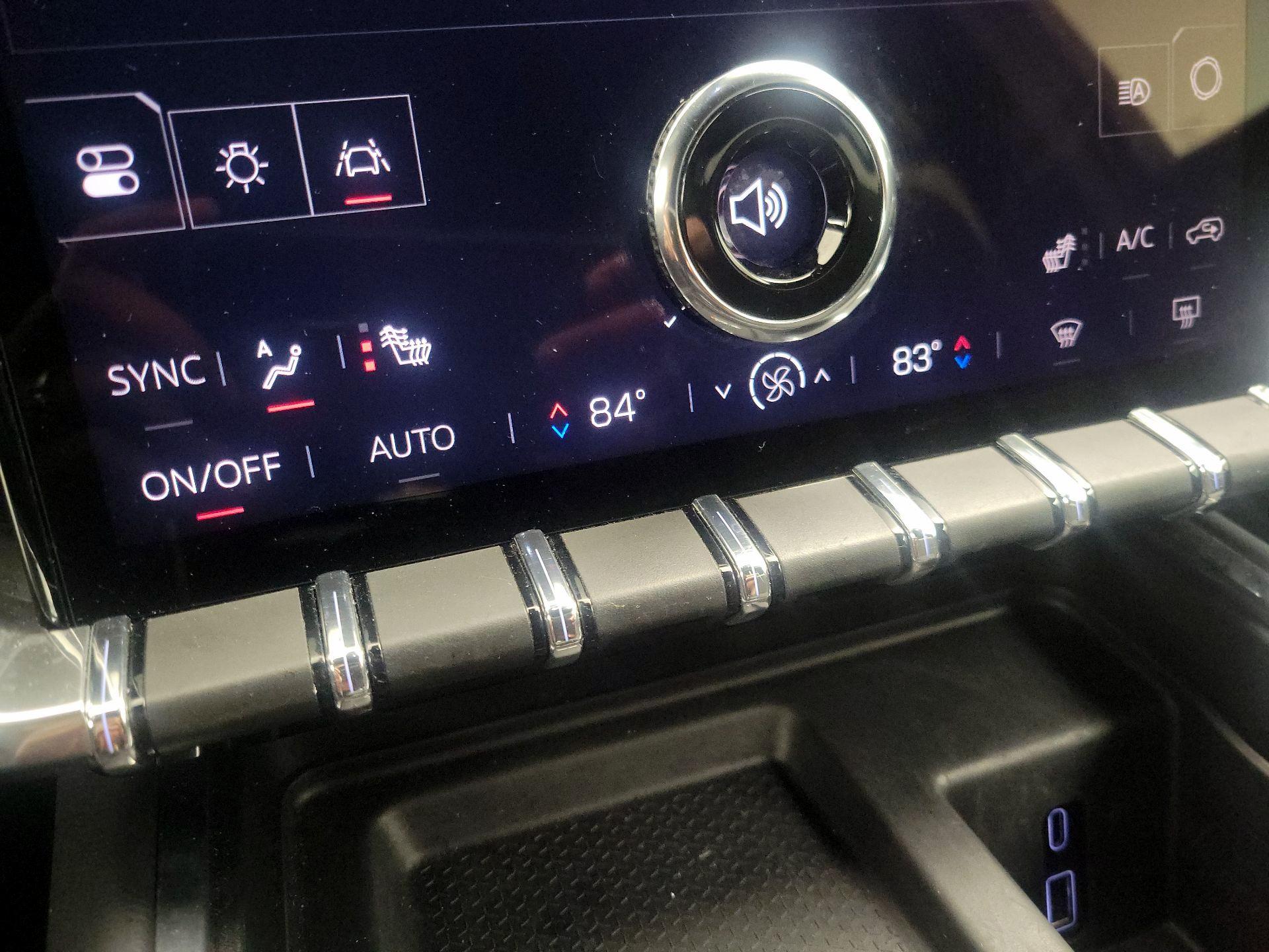 Thumbnail: 2025 GMC Acadia - 17