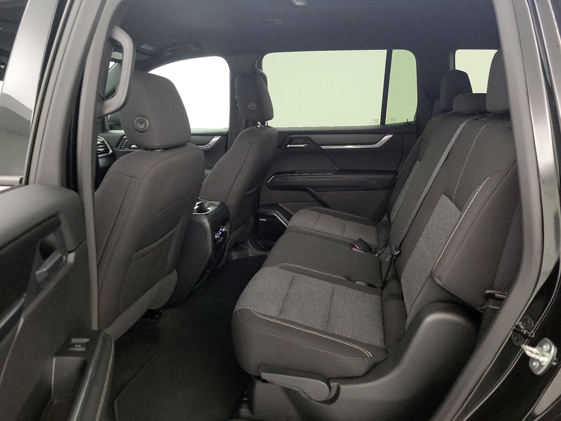 Thumbnail: 2025 GMC Acadia - 18