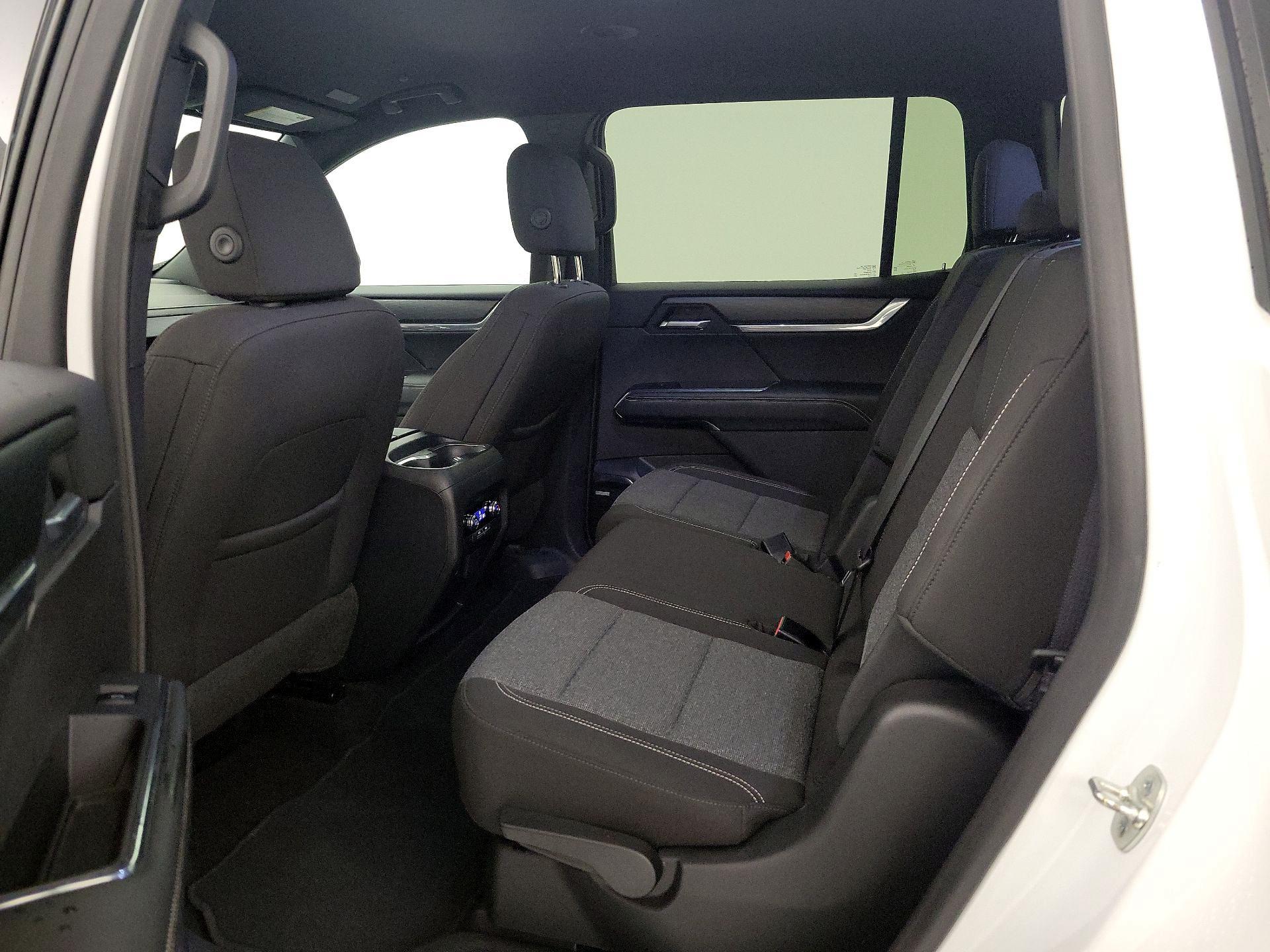 Thumbnail: 2025 GMC Acadia - 18