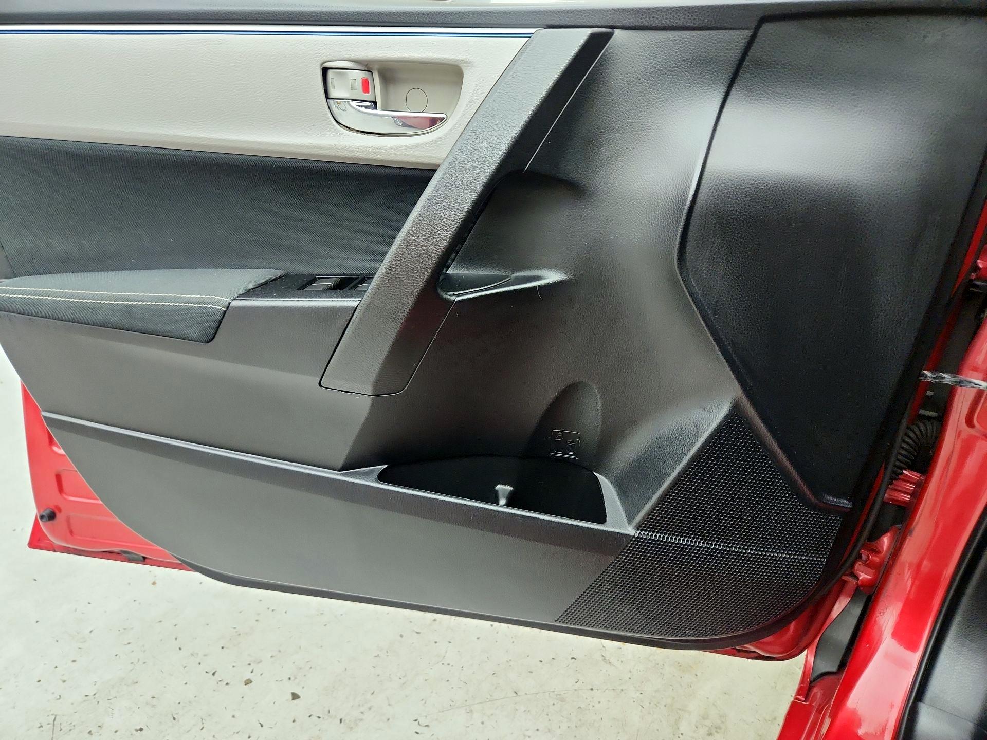 Thumbnail: 2016 Toyota Corolla - 12