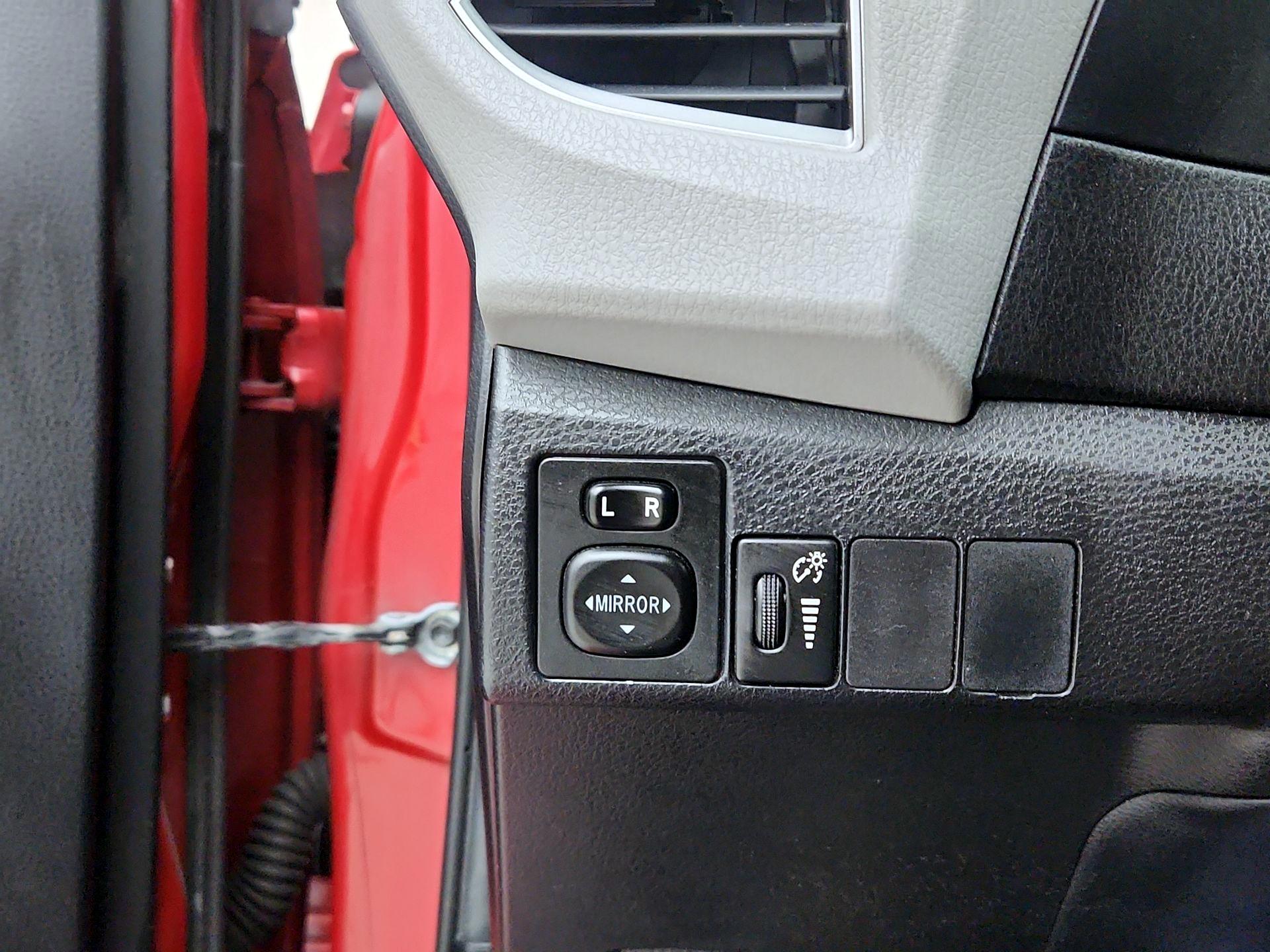 Thumbnail: 2016 Toyota Corolla - 13