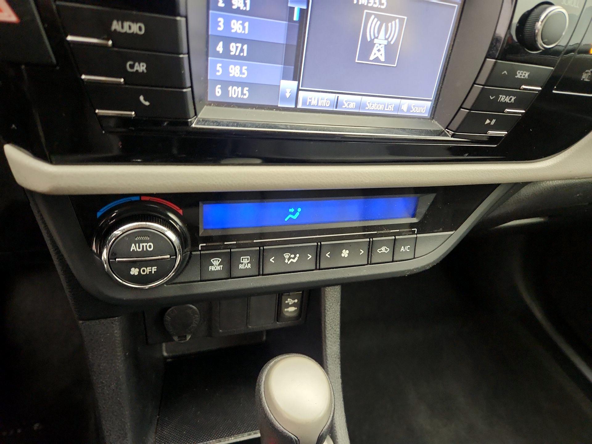 Thumbnail: 2016 Toyota Corolla - 16