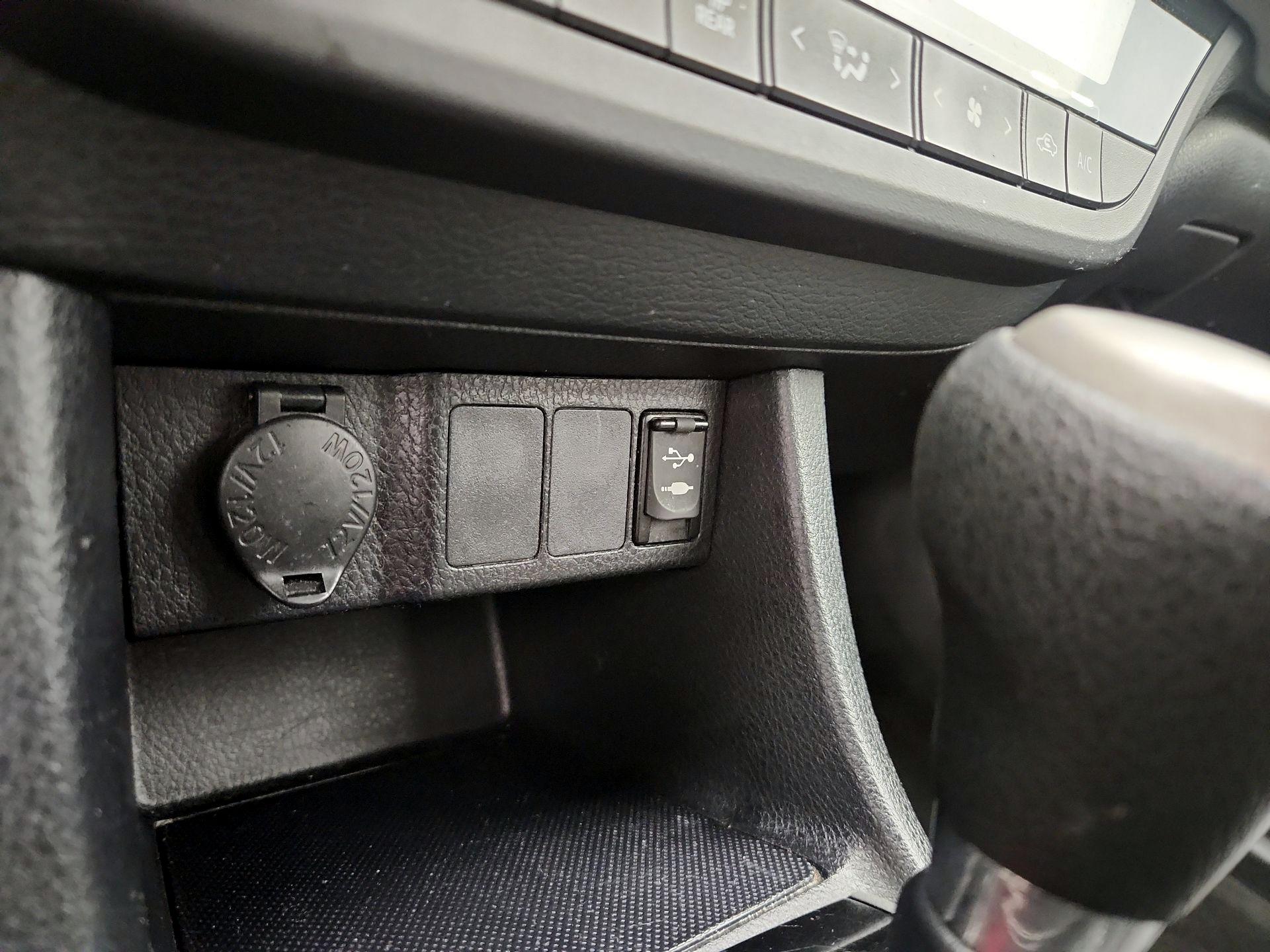 Thumbnail: 2016 Toyota Corolla - 18