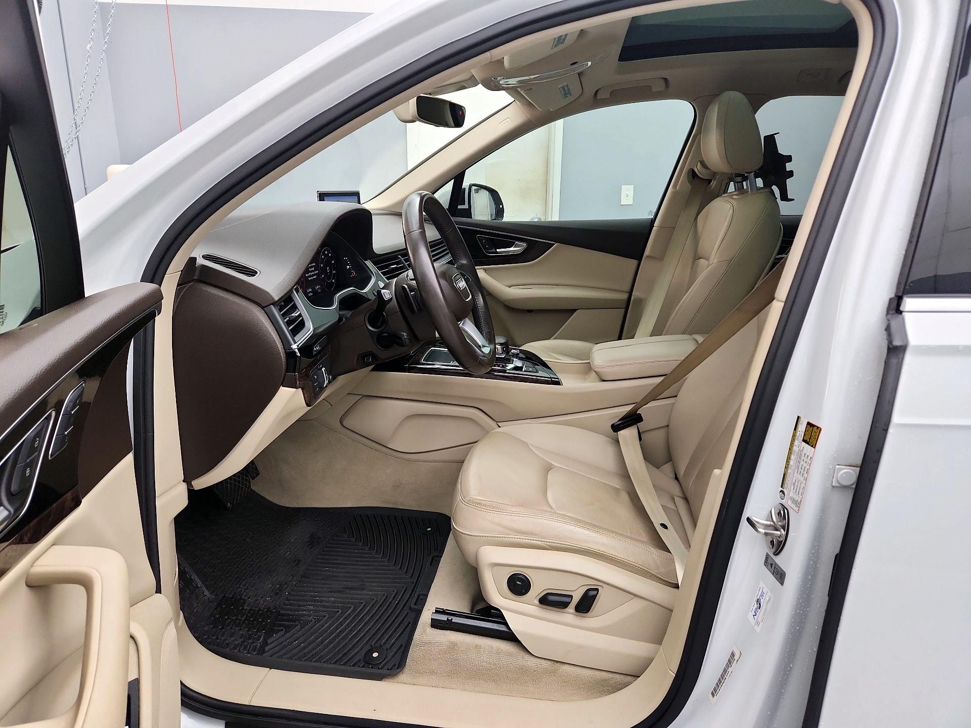 Thumbnail: 2017 Audi Q7 - 11