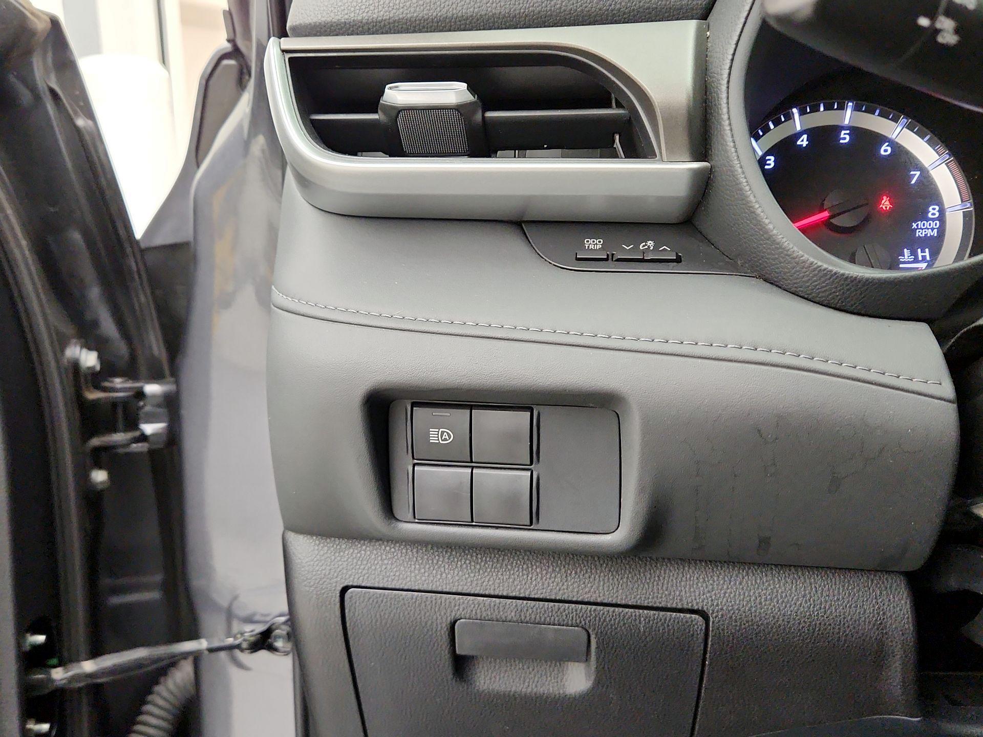 Thumbnail: 2020 Toyota Highlander - 13