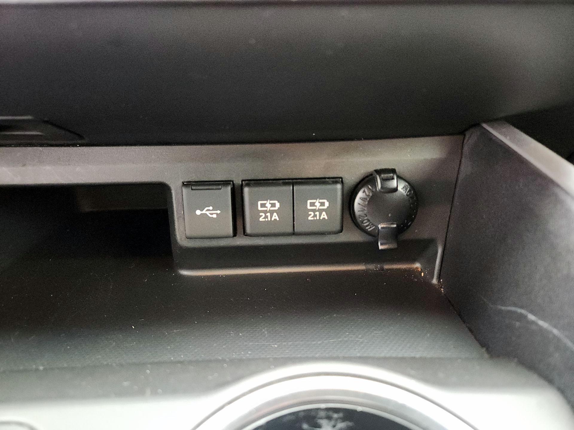 Thumbnail: 2020 Toyota Highlander - 18