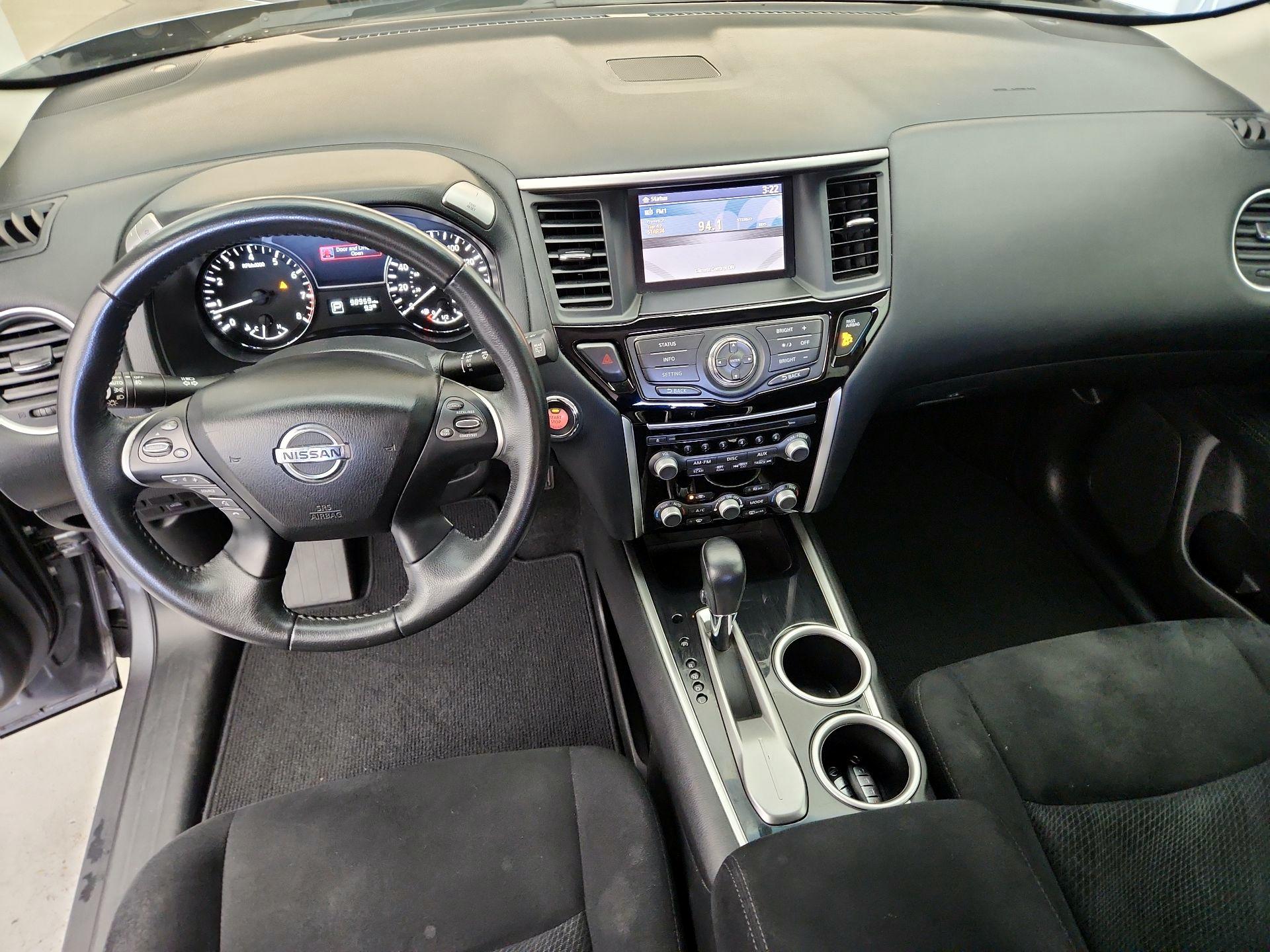 Thumbnail: 2015 Nissan Pathfinder - 9