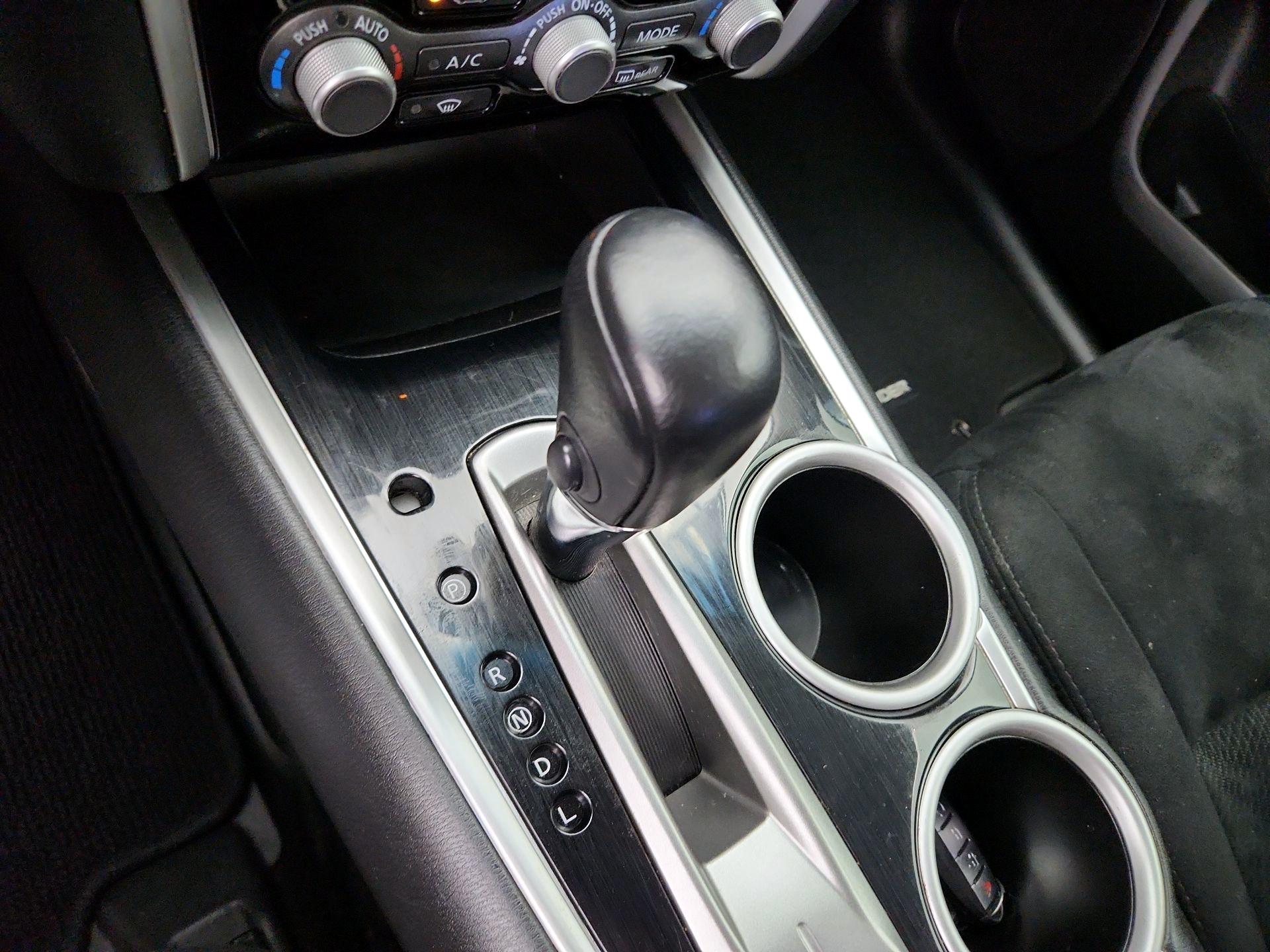 Thumbnail: 2015 Nissan Pathfinder - 17