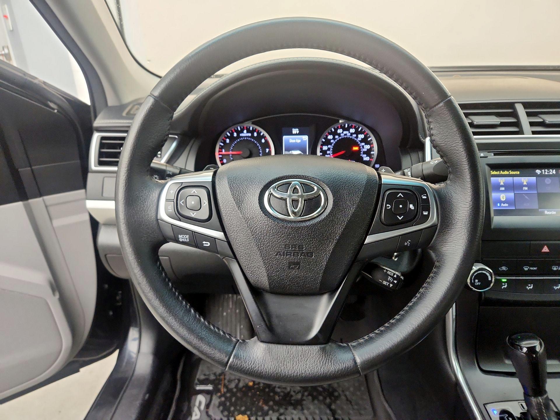 Thumbnail: 2017 Toyota Camry - 10