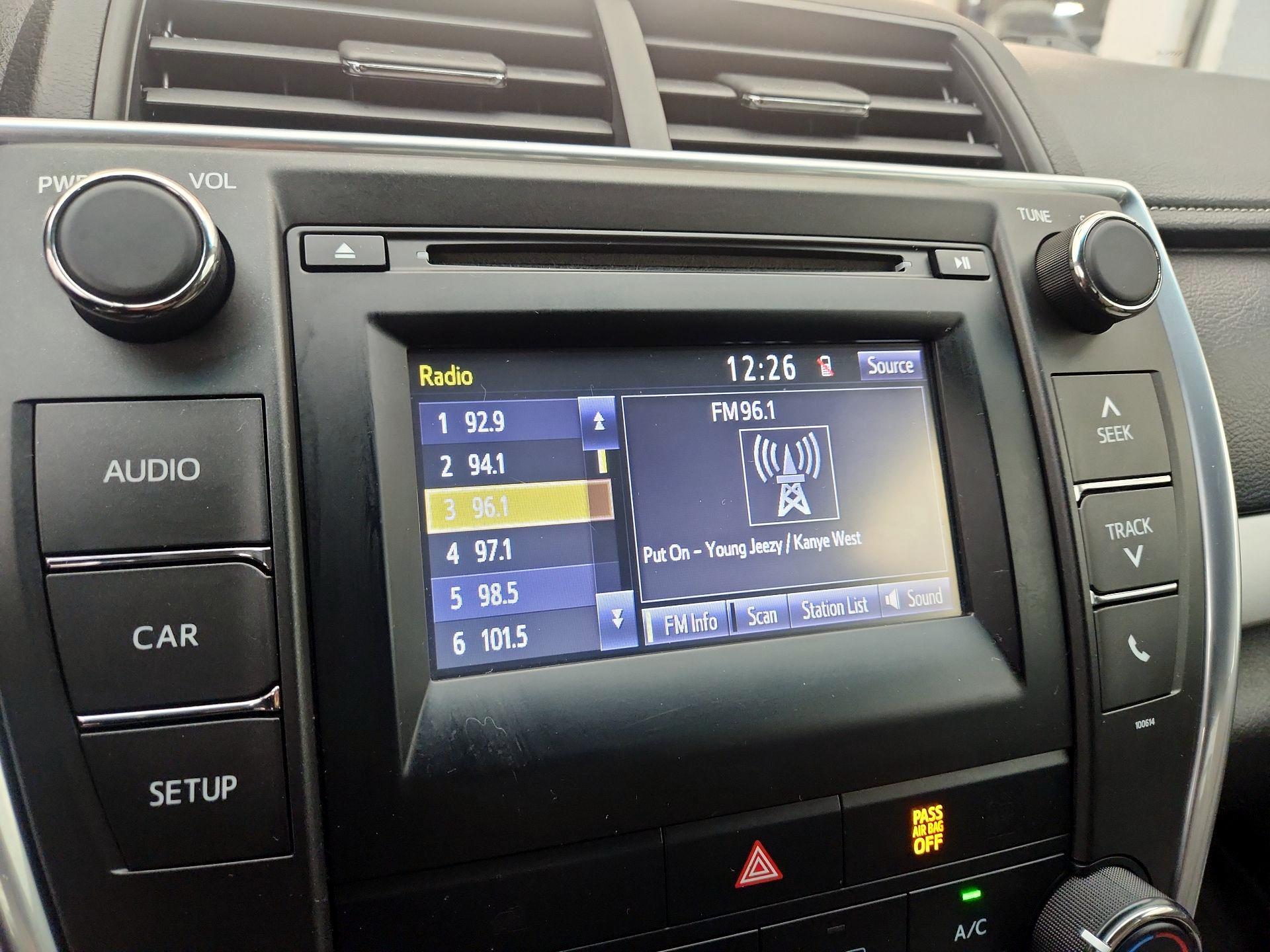 Thumbnail: 2017 Toyota Camry - 15