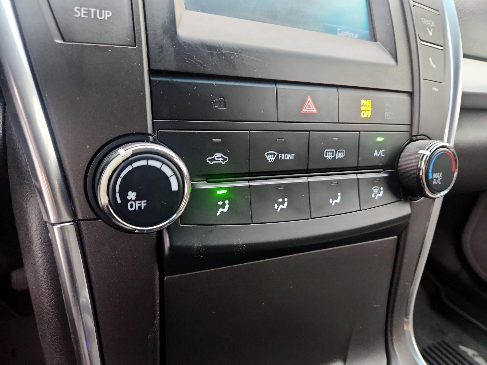 Thumbnail: 2017 Toyota Camry - 16