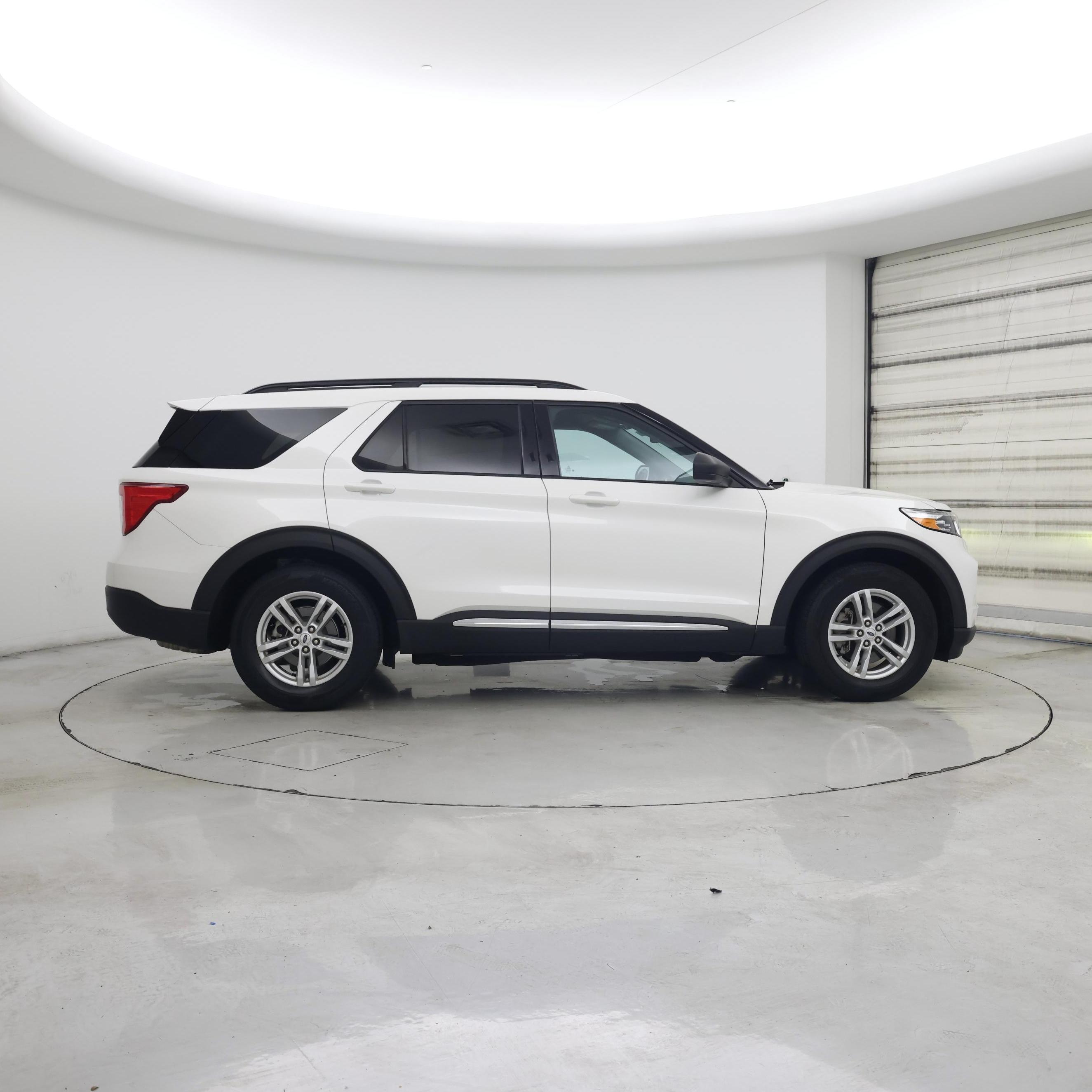 Thumbnail: 2022 Ford Explorer - 7