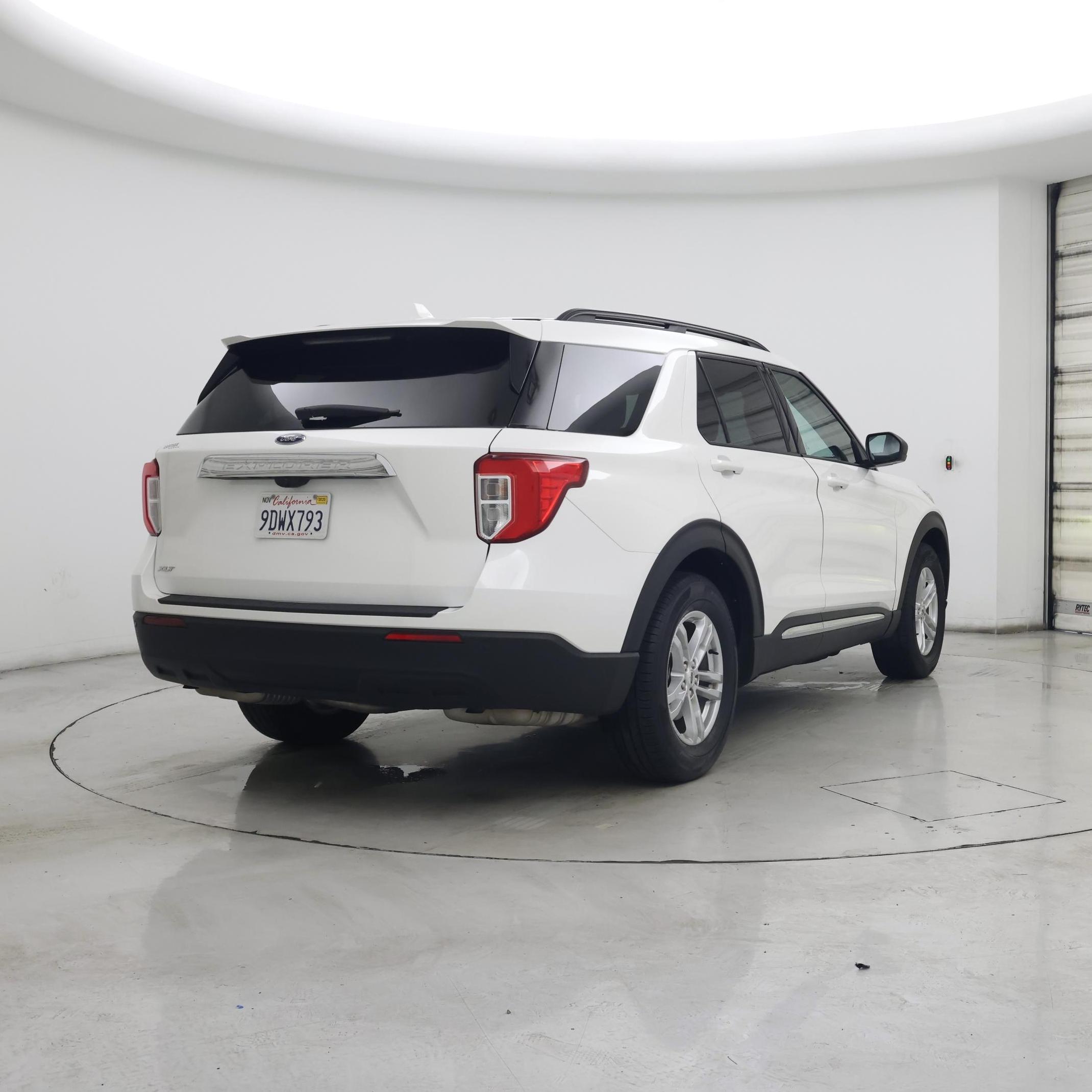 Thumbnail: 2022 Ford Explorer - 8