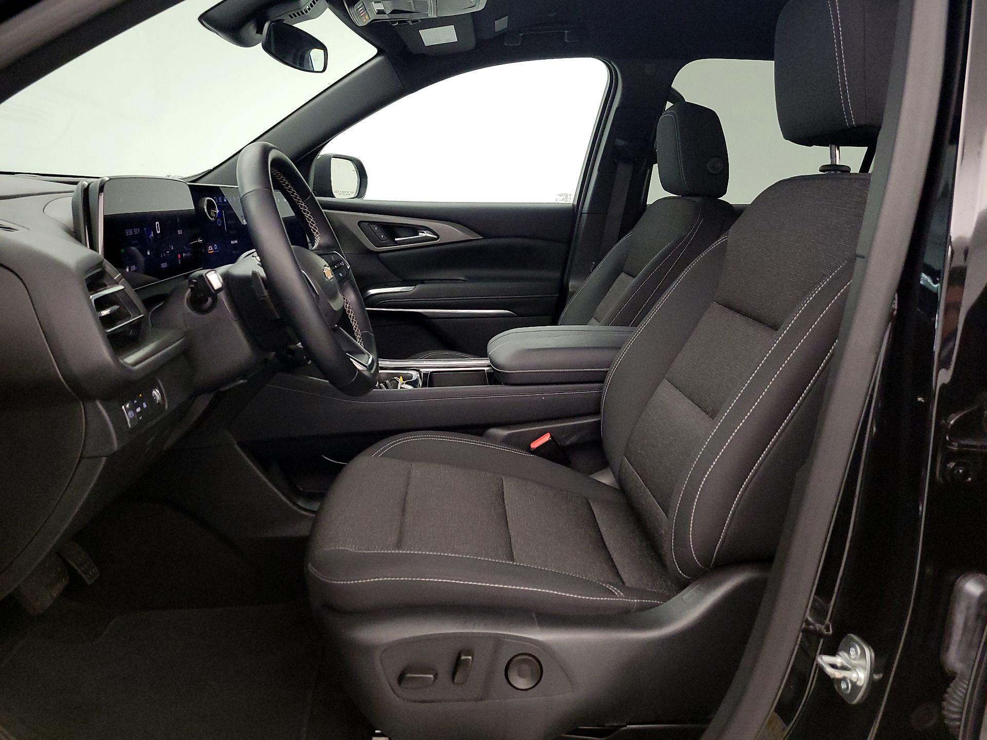 Thumbnail: 2025 Chevrolet Traverse - 11