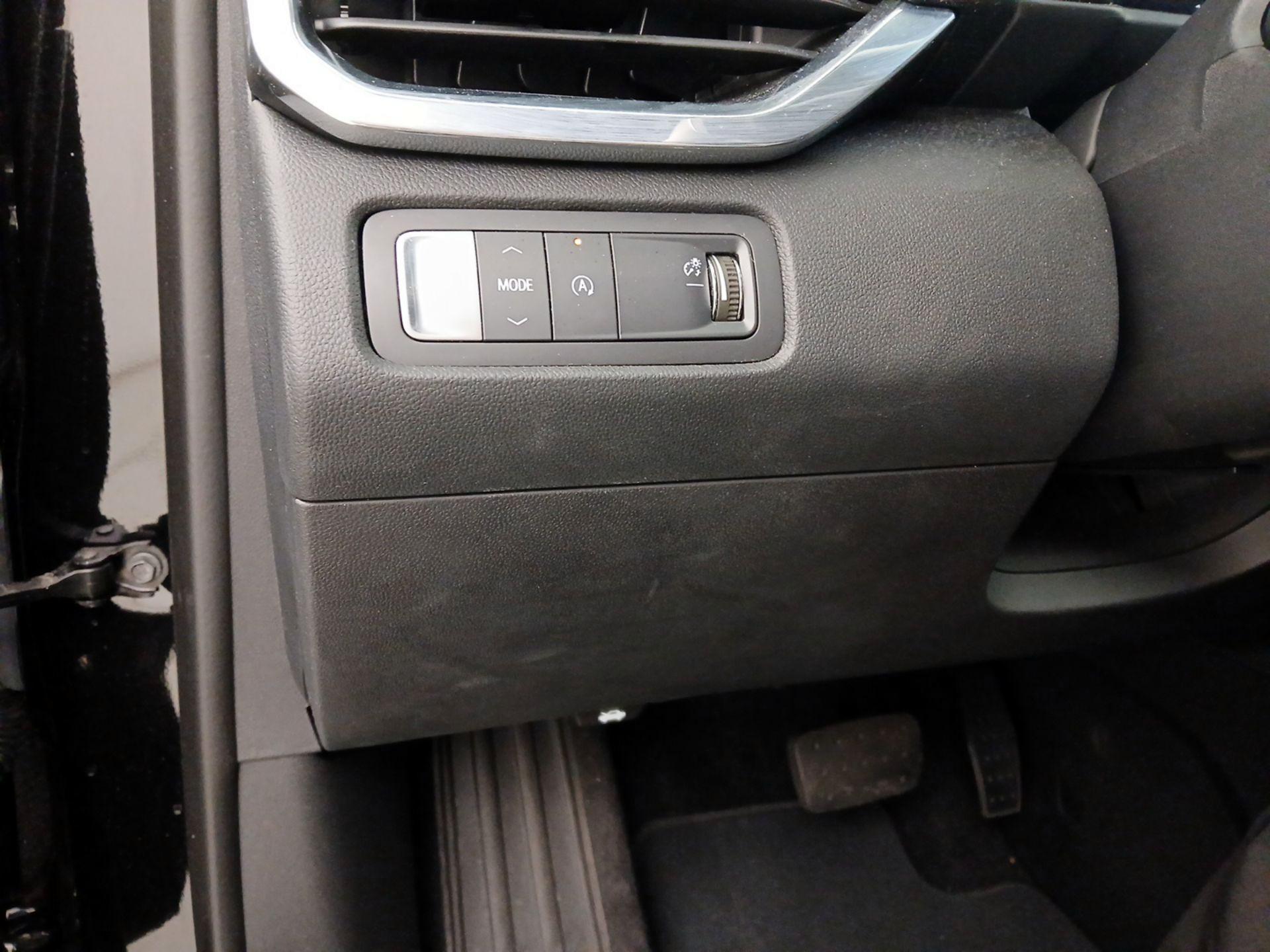 Thumbnail: 2025 GMC Acadia - 13