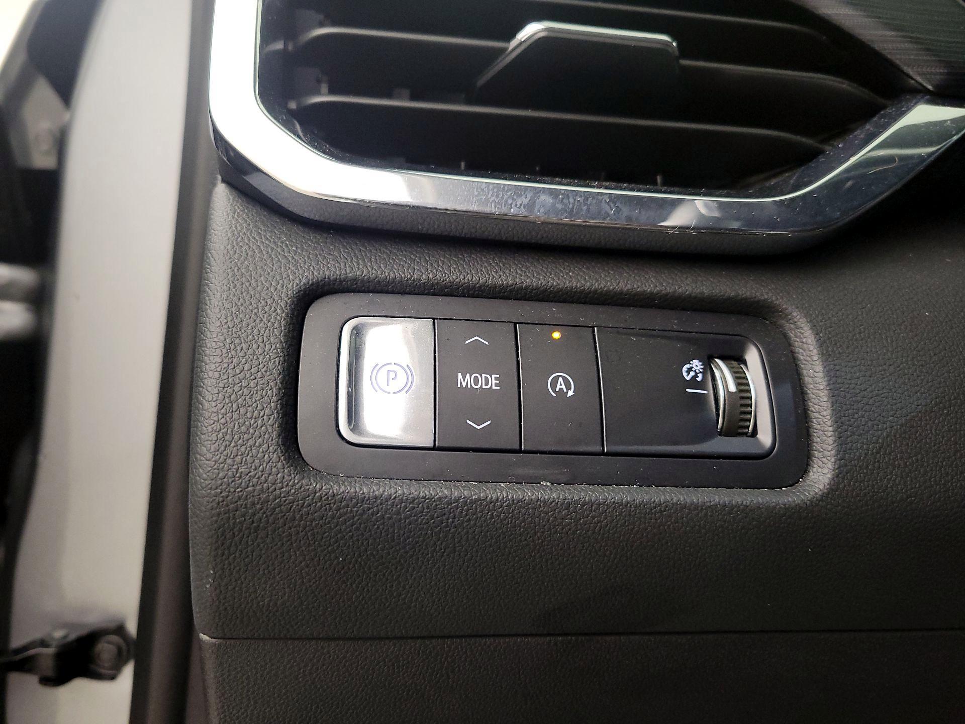 Thumbnail: 2025 GMC Acadia - 13