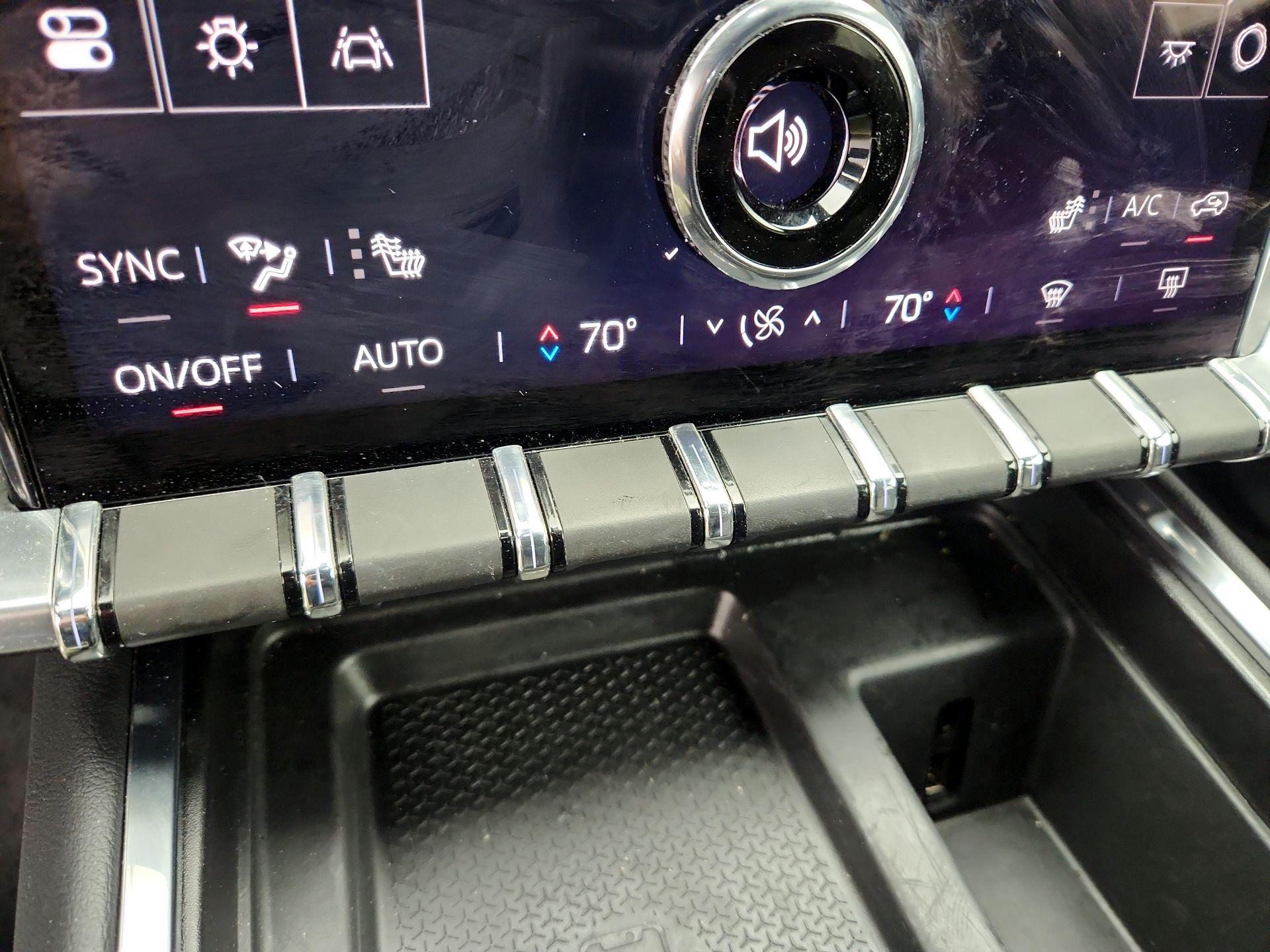 Thumbnail: 2025 GMC Acadia - 17