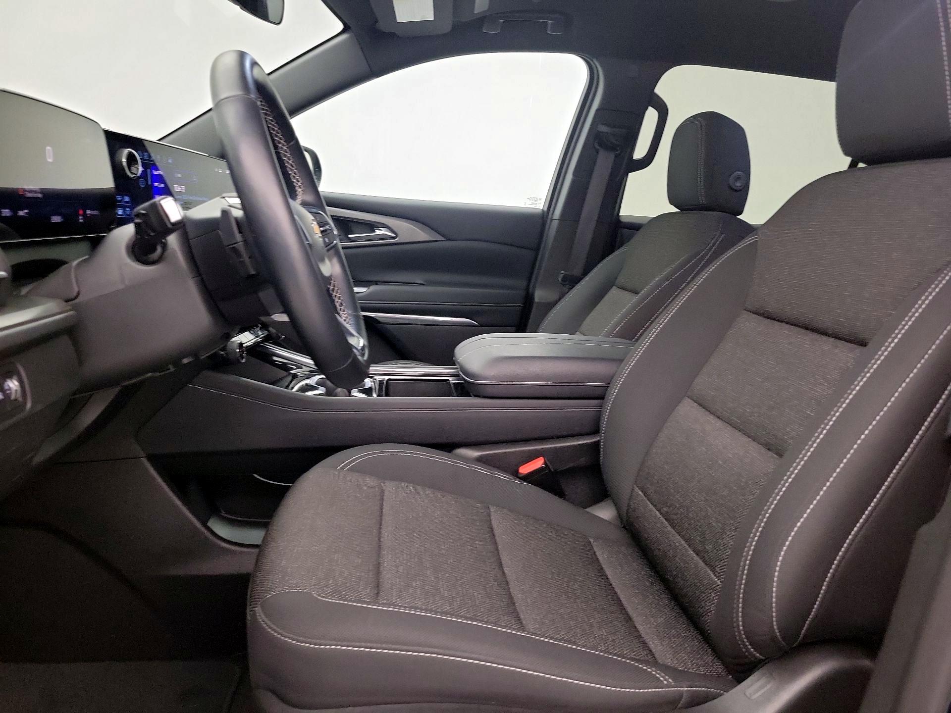 Thumbnail: 2025 Chevrolet Traverse - 11