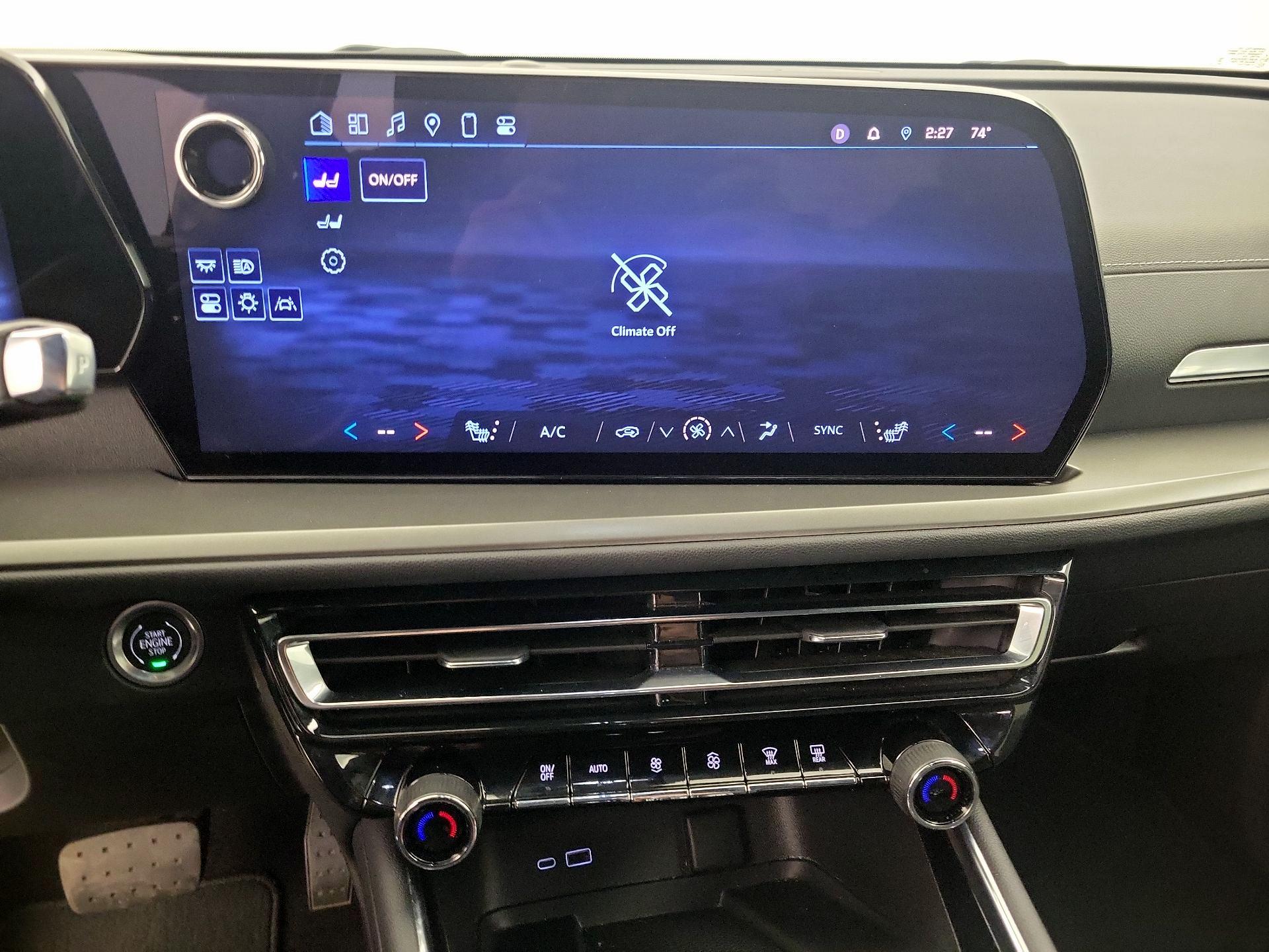 Thumbnail: 2025 Chevrolet Traverse - 16