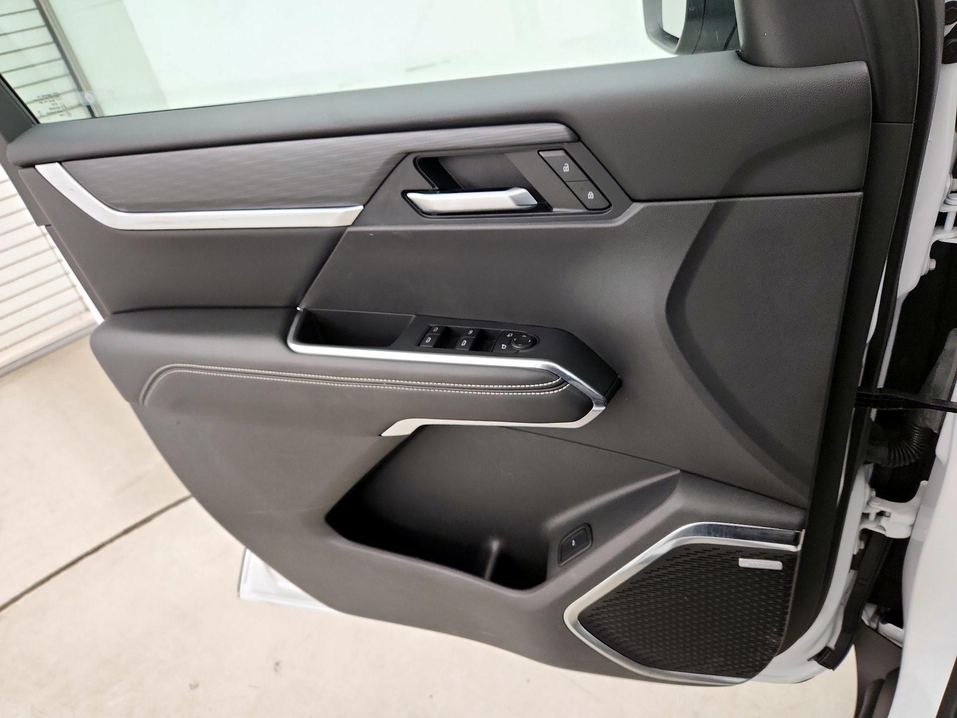 Thumbnail: 2025 GMC Acadia - 12