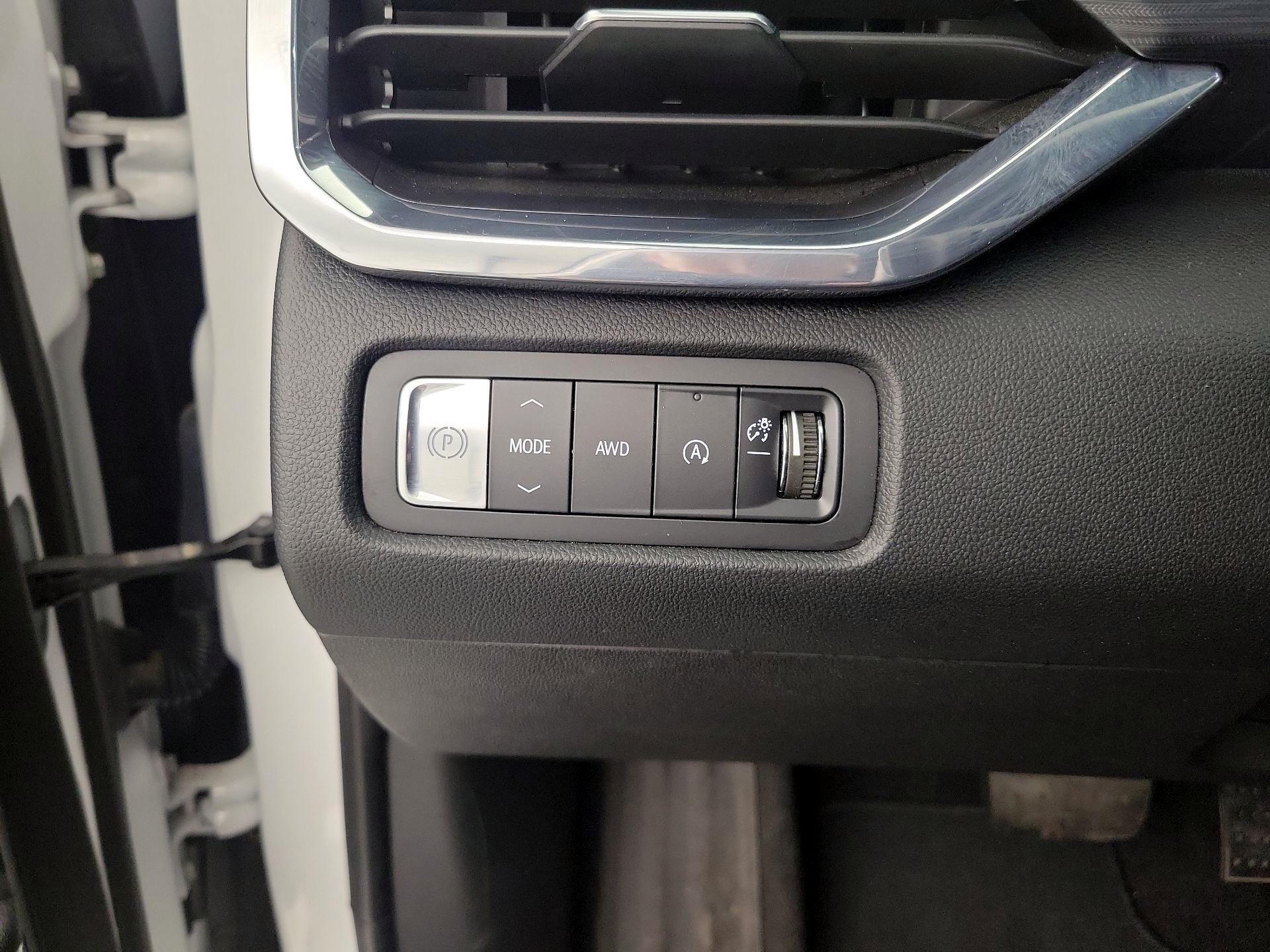 Thumbnail: 2025 GMC Acadia - 13