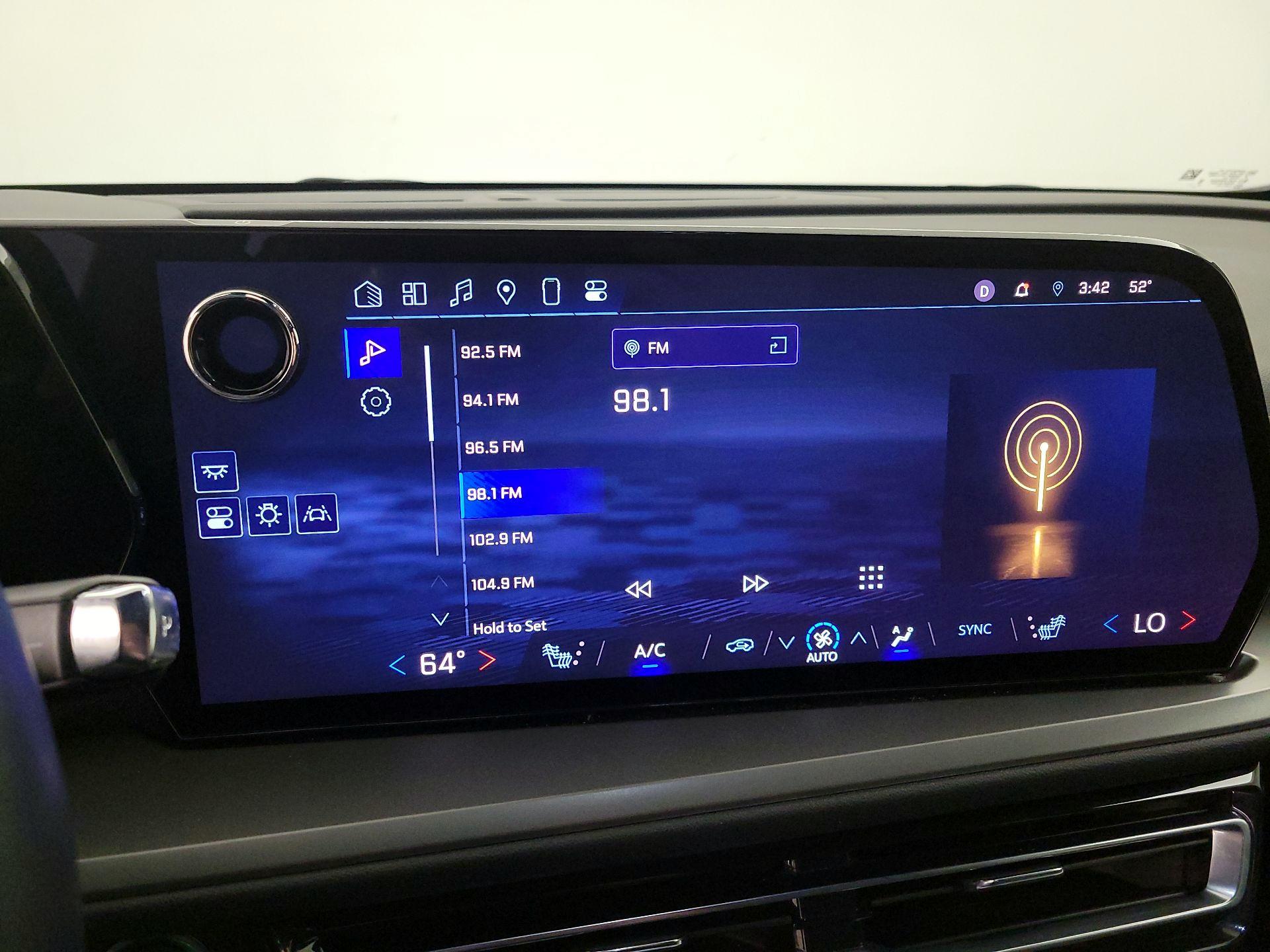 Thumbnail: 2025 Chevrolet Traverse - 16