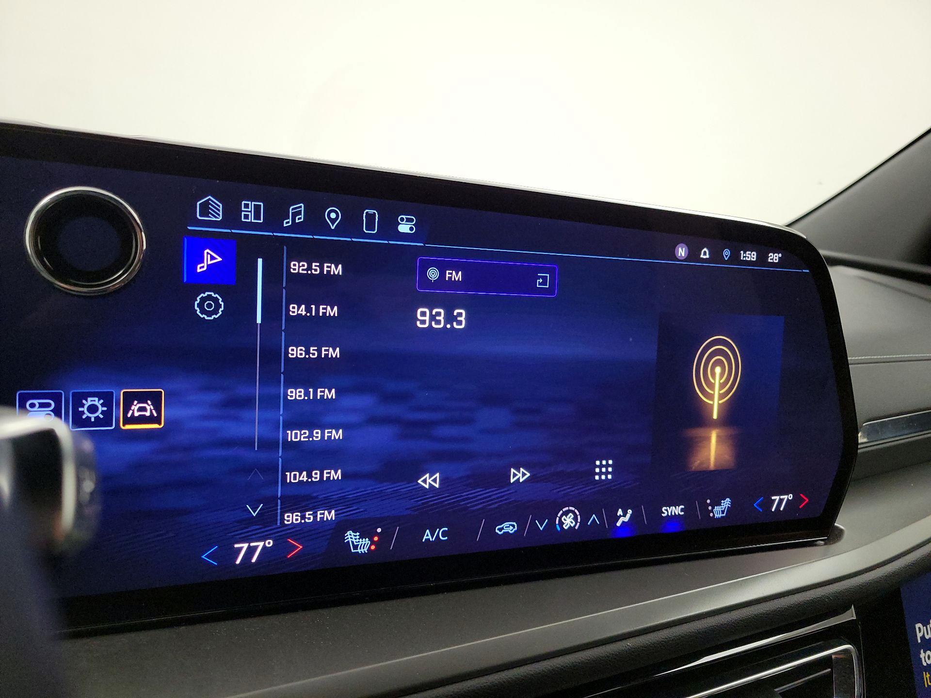 Thumbnail: 2025 Chevrolet Traverse - 16