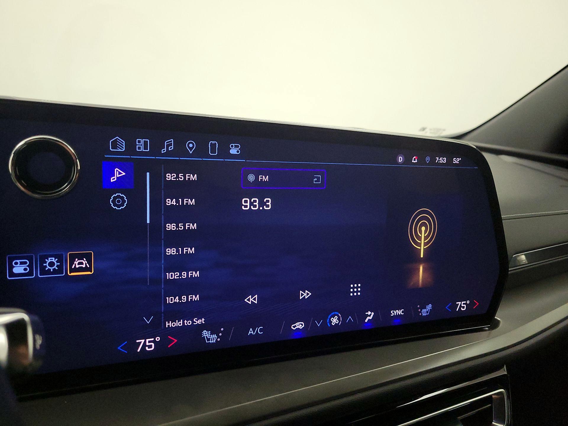 Thumbnail: 2025 Chevrolet Traverse - 15