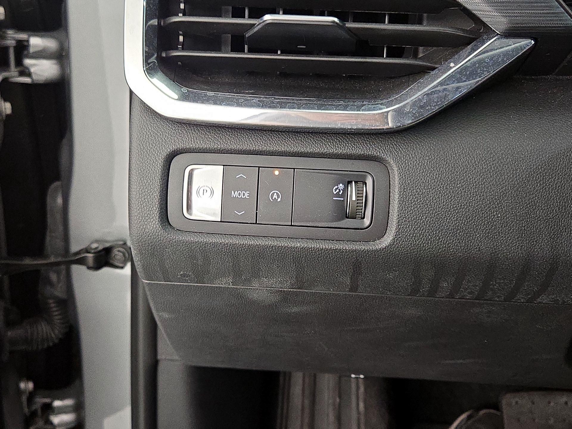 Thumbnail: 2025 GMC Acadia - 13