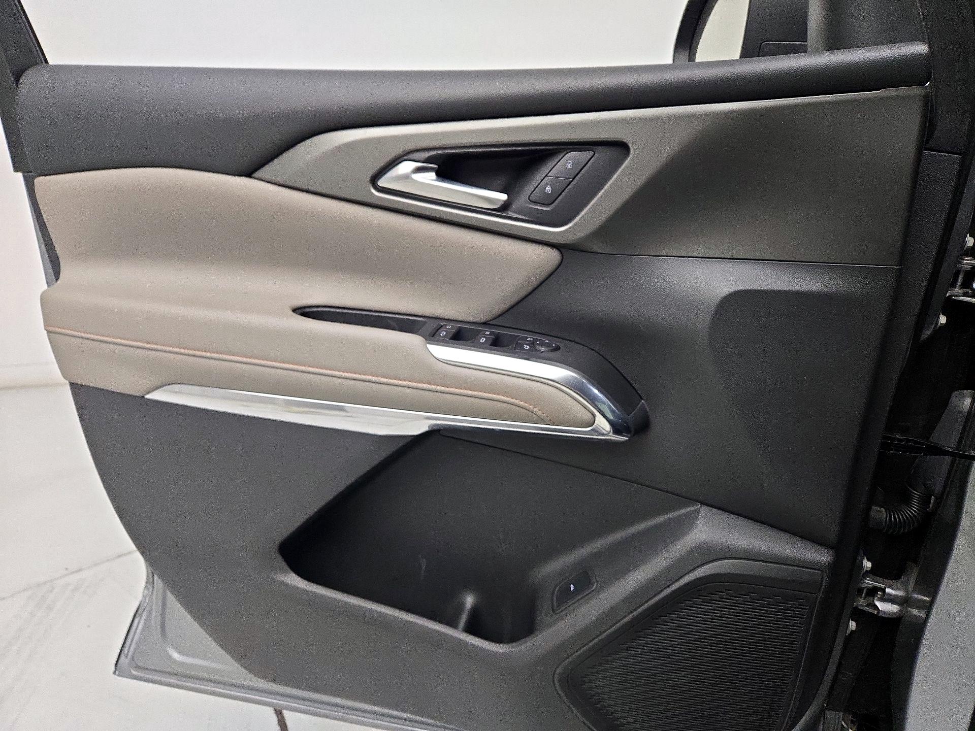 Thumbnail: 2025 Chevrolet Traverse - 12