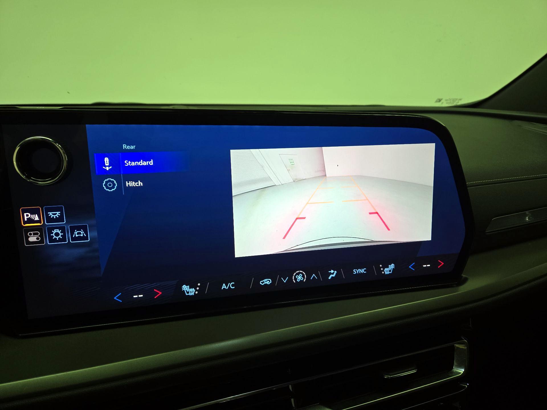 Thumbnail: 2025 Chevrolet Traverse - 14