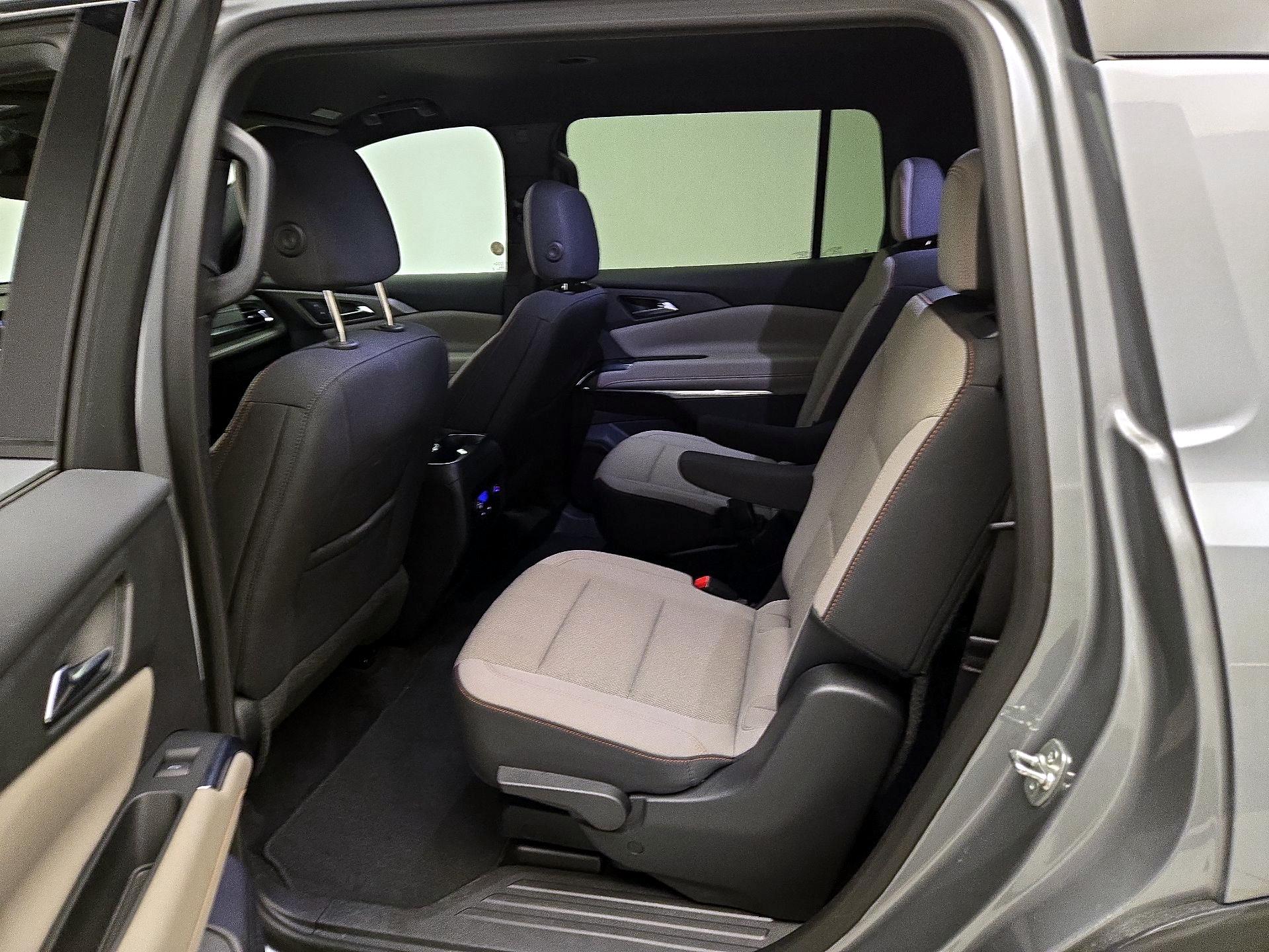 Thumbnail: 2025 Chevrolet Traverse - 19