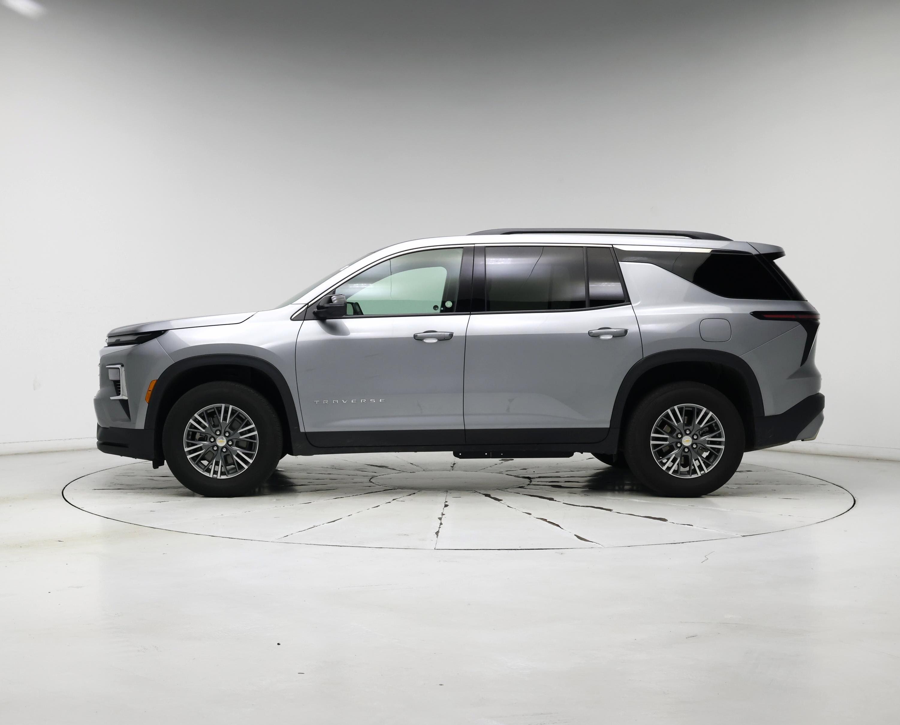 Thumbnail: 2025 Chevrolet Traverse - 3