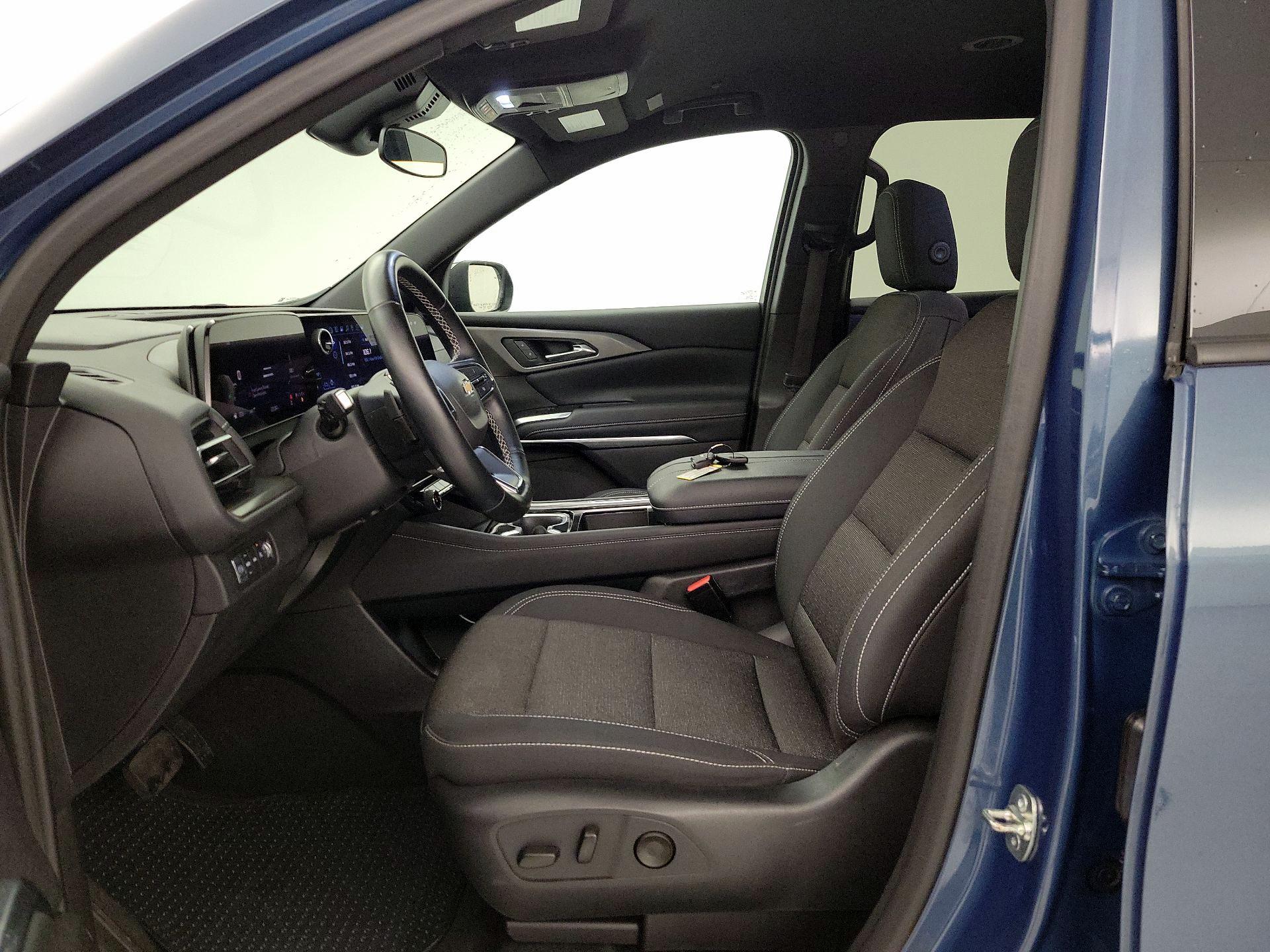 Thumbnail: 2025 Chevrolet Traverse - 11