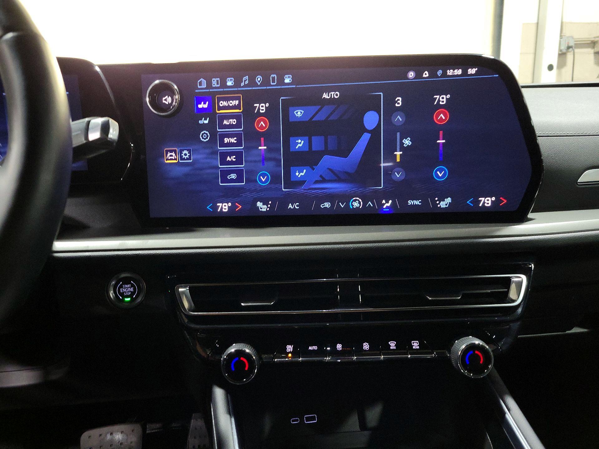 Thumbnail: 2025 Chevrolet Traverse - 16