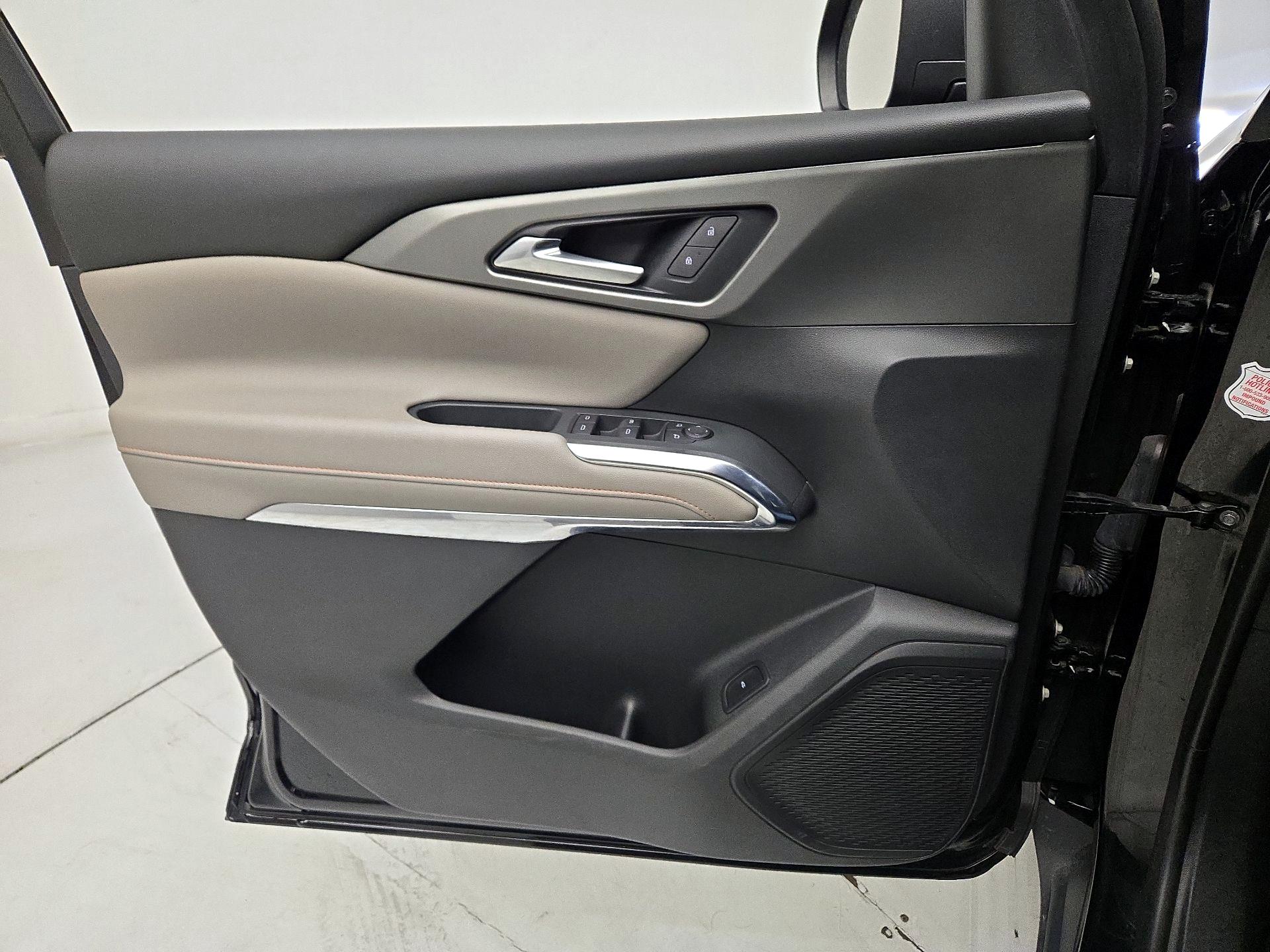 Thumbnail: 2025 Chevrolet Traverse - 12