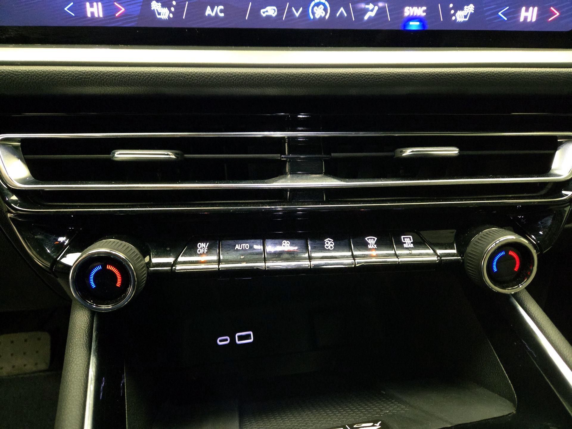 Thumbnail: 2025 Chevrolet Traverse - 17