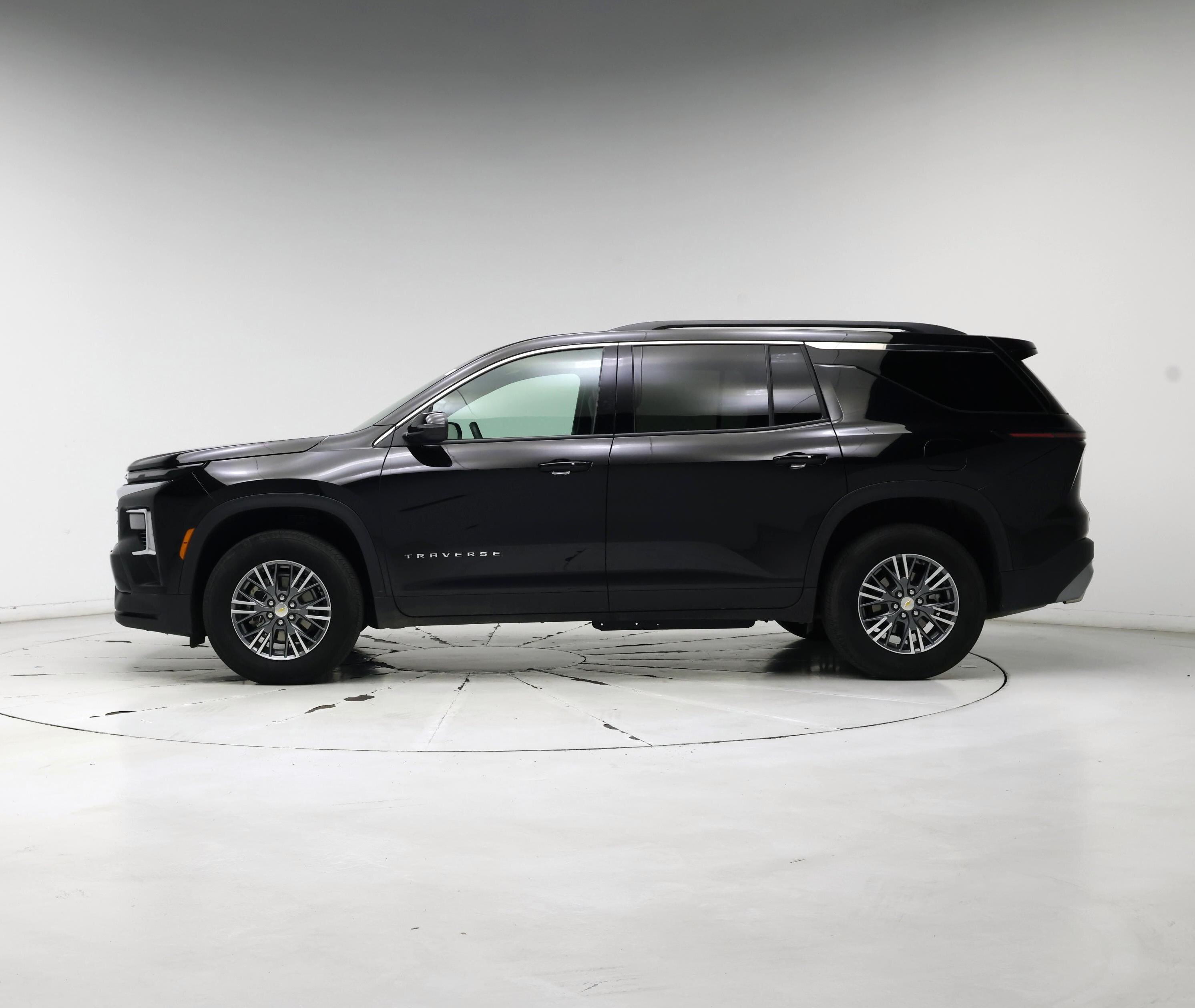 Thumbnail: 2025 Chevrolet Traverse - 3