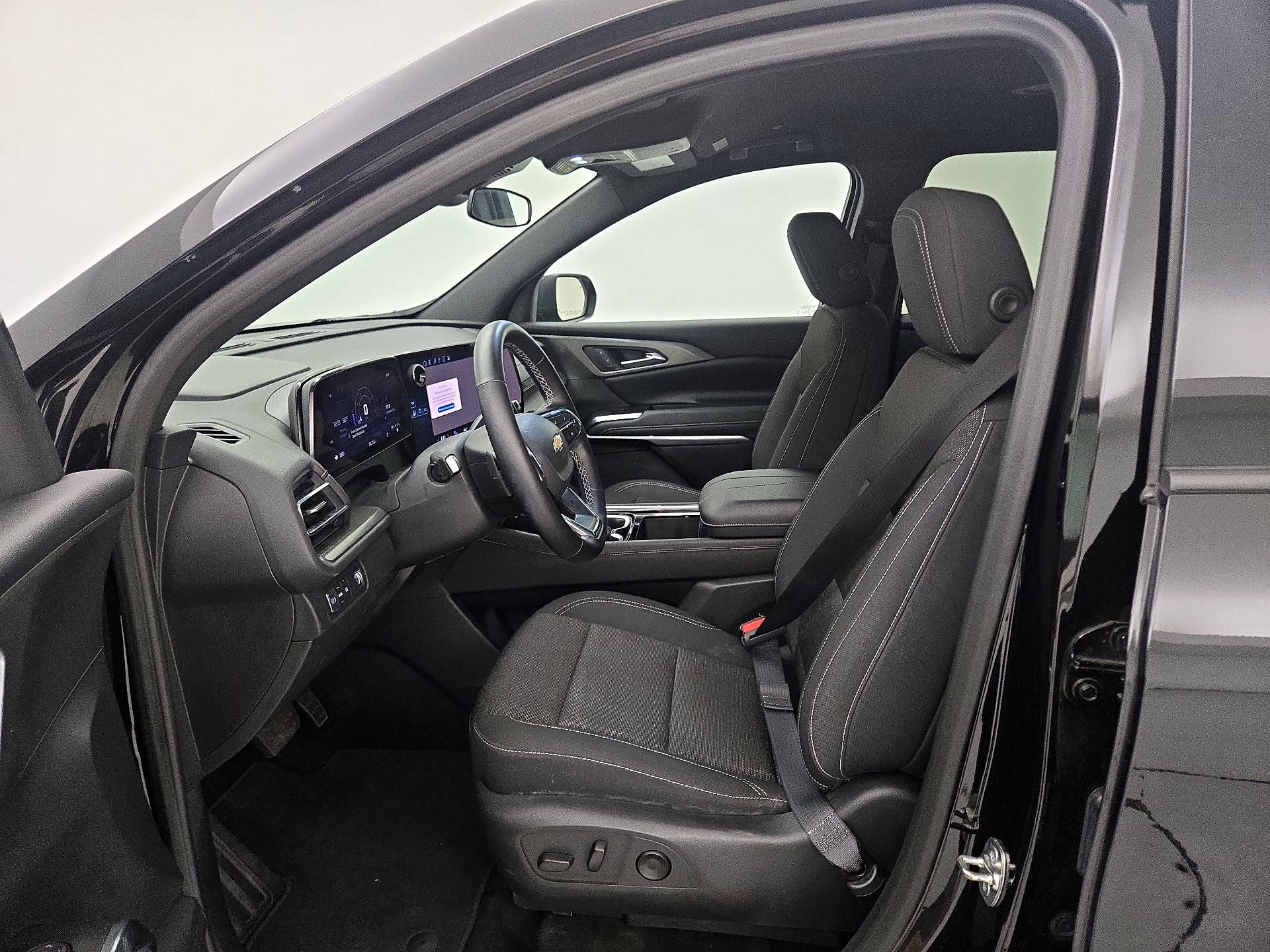 Thumbnail: 2025 Chevrolet Traverse - 11