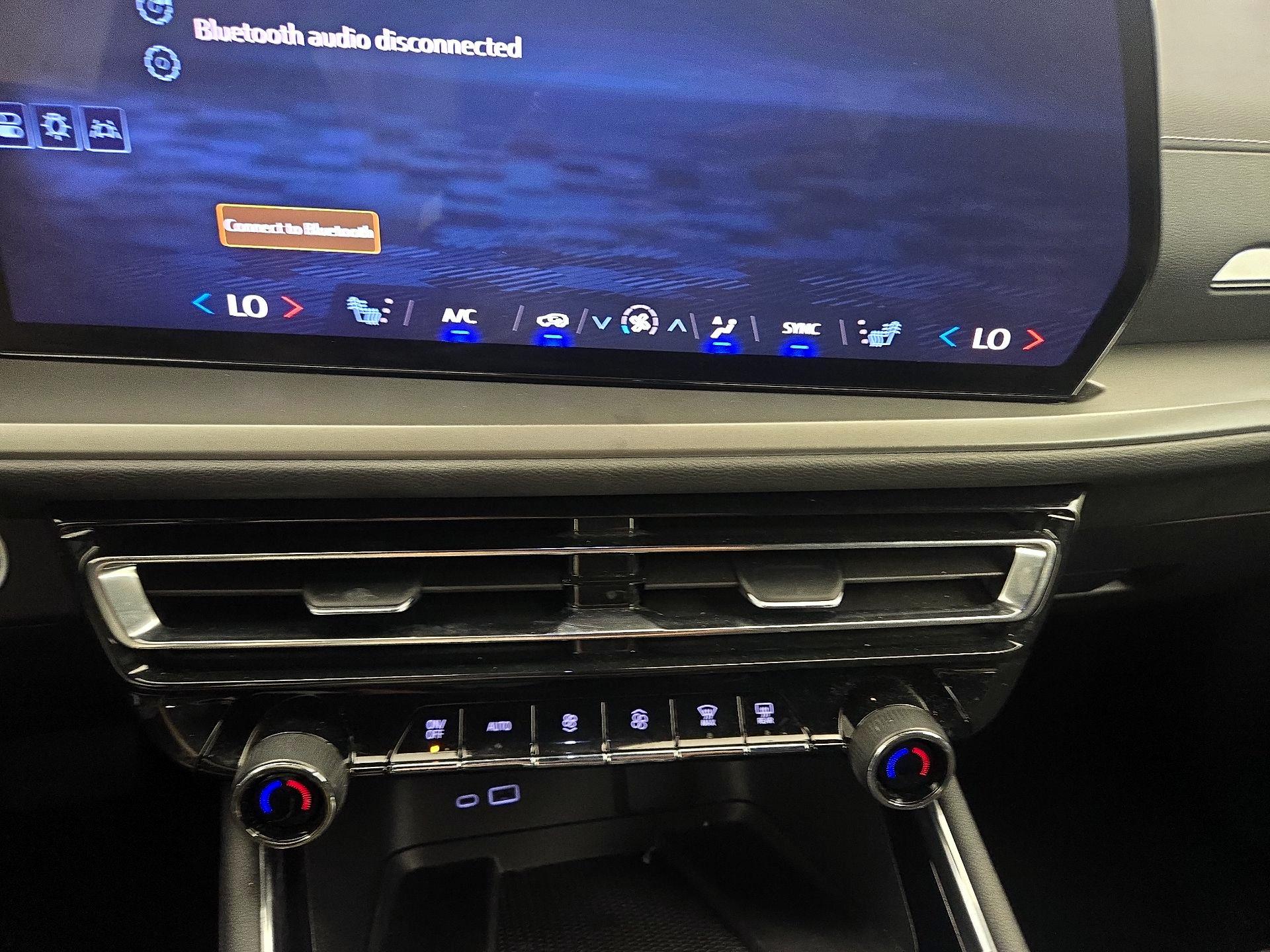 Thumbnail: 2025 Chevrolet Traverse - 16