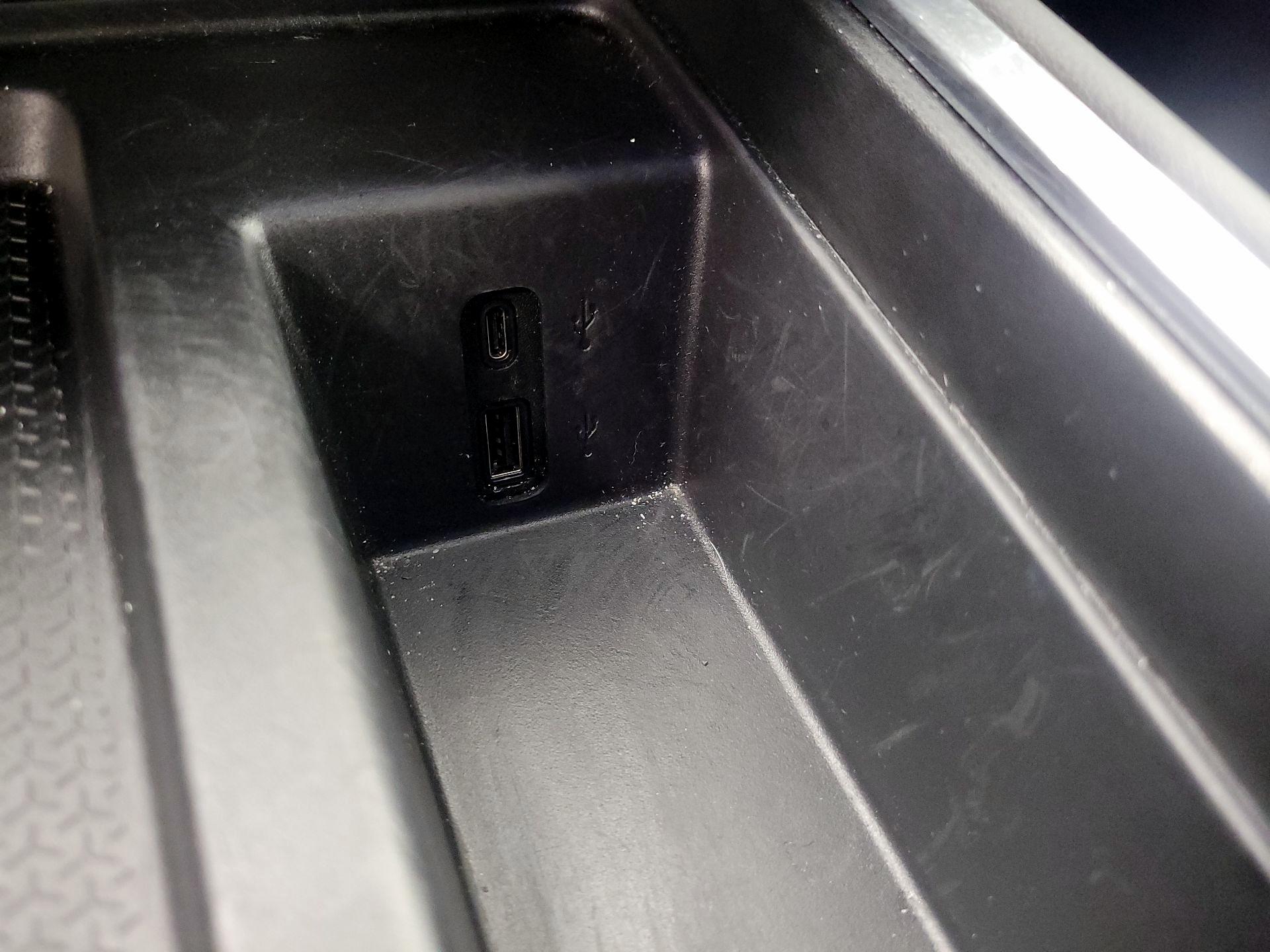 Thumbnail: 2025 GMC Acadia - 18