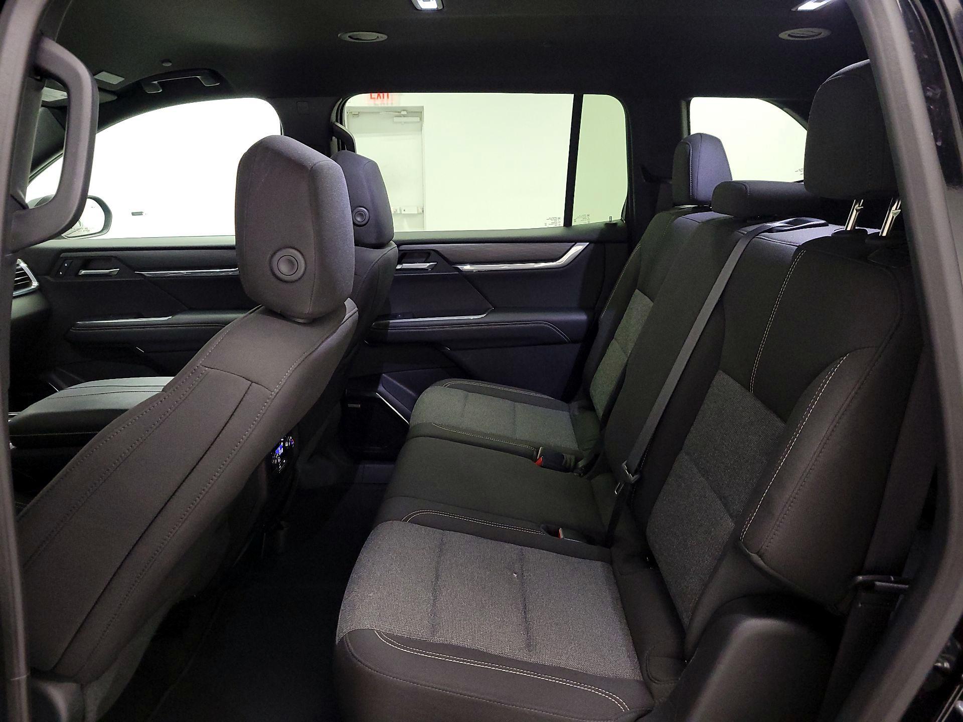 Thumbnail: 2025 GMC Acadia - 20